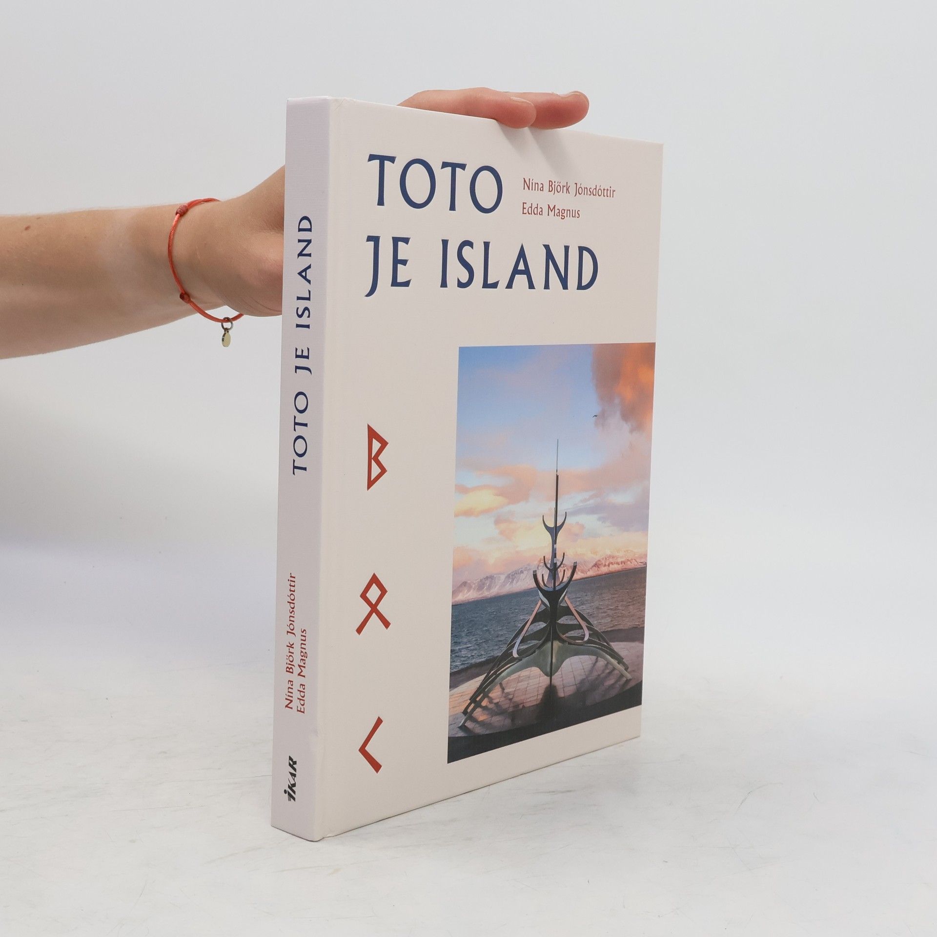 Nína Björk Jónsdóttir Toto je Island