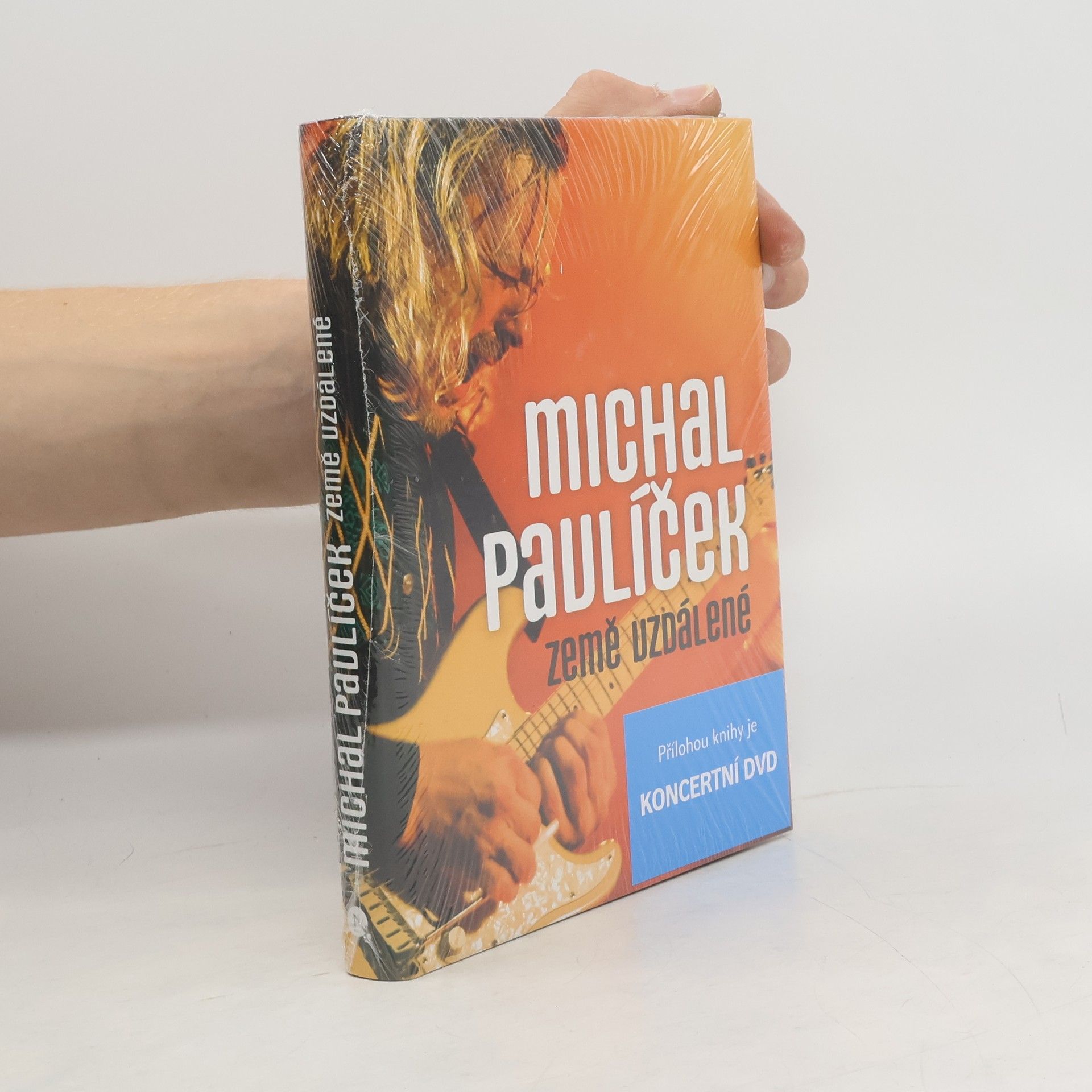 Michal Pavlíček Země vzdálené