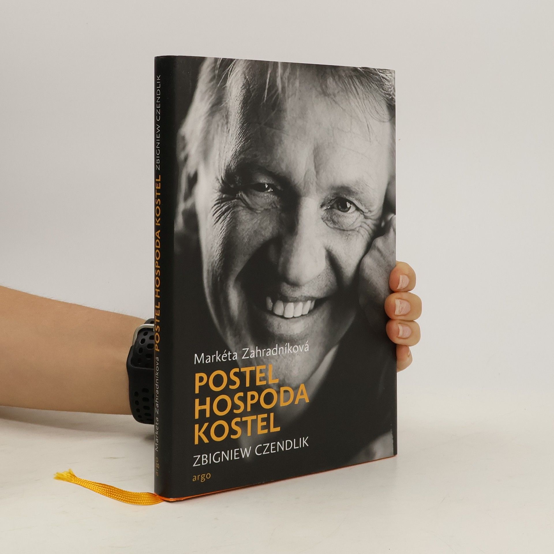 Zbigniew Czendlik Postel, hospoda, kostel