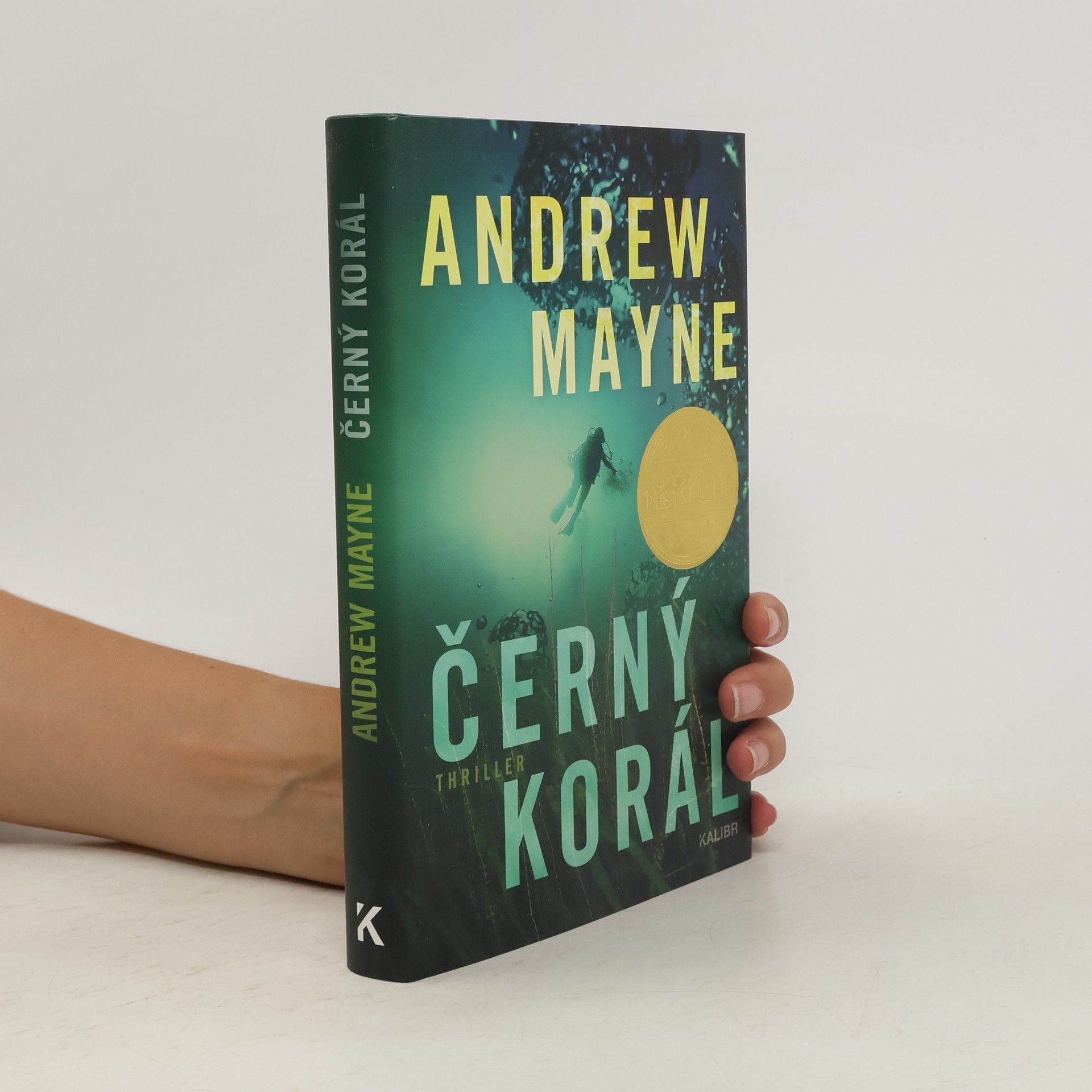 Andrew Mayne Černý korál