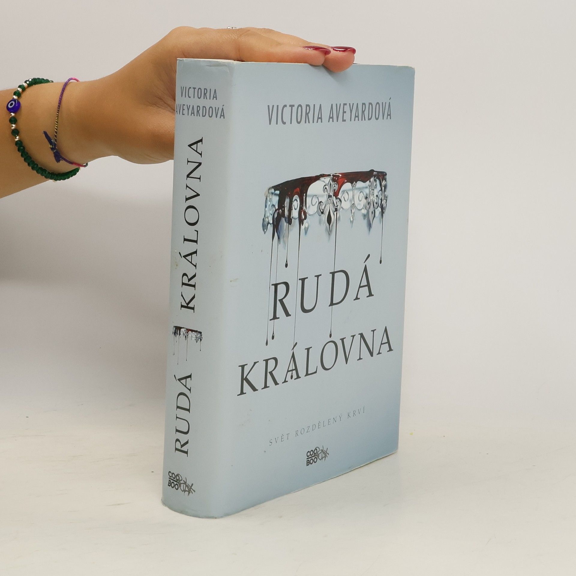 Victoria Aveyard Rudá královna. 1. díl