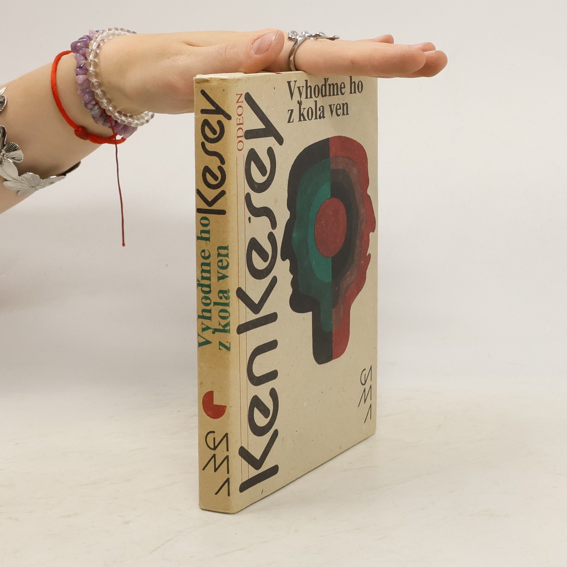 Vyhoďme ho z kola ven