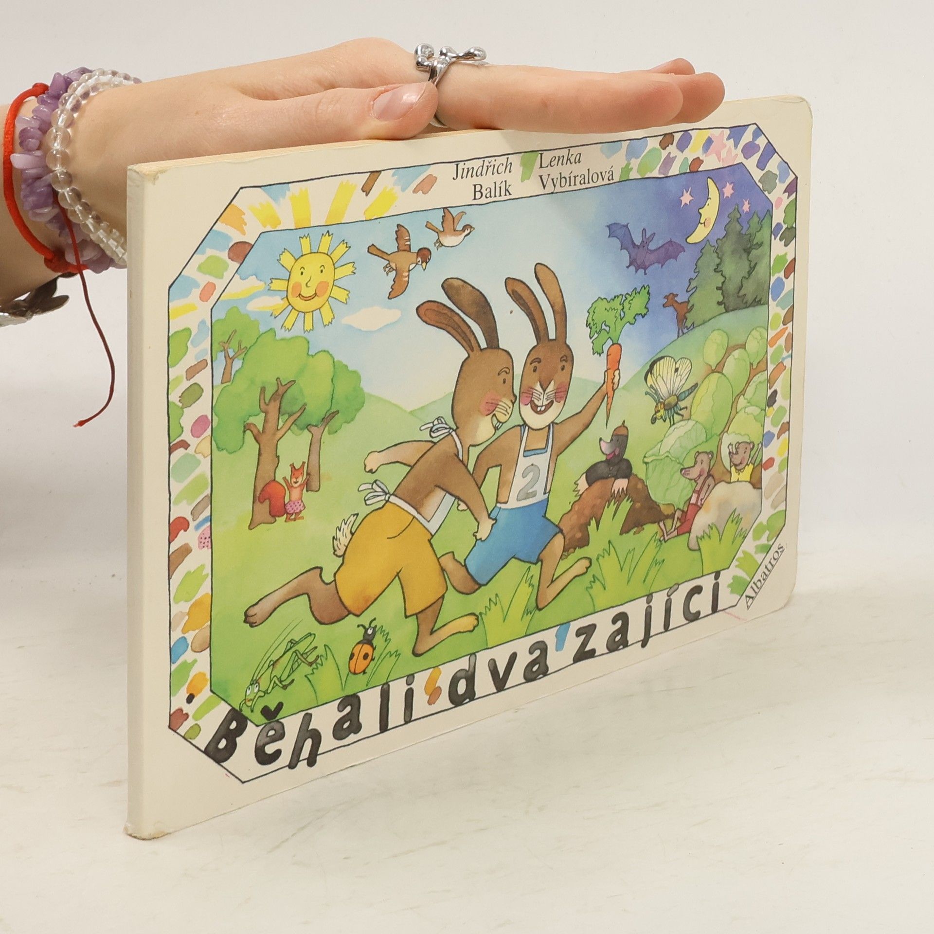 Jindřich Balík Běhali dva zajíci : Pro děti od 3 let