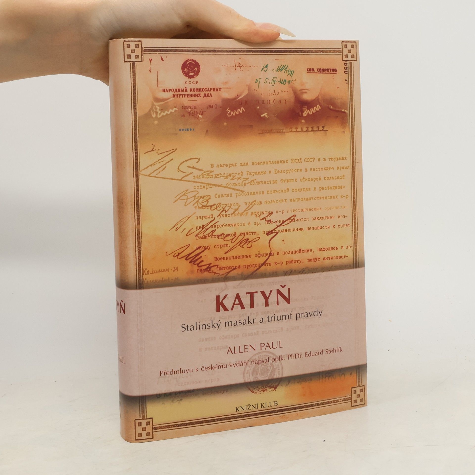 Katyň. Stalinský masakr a triumf pravdy