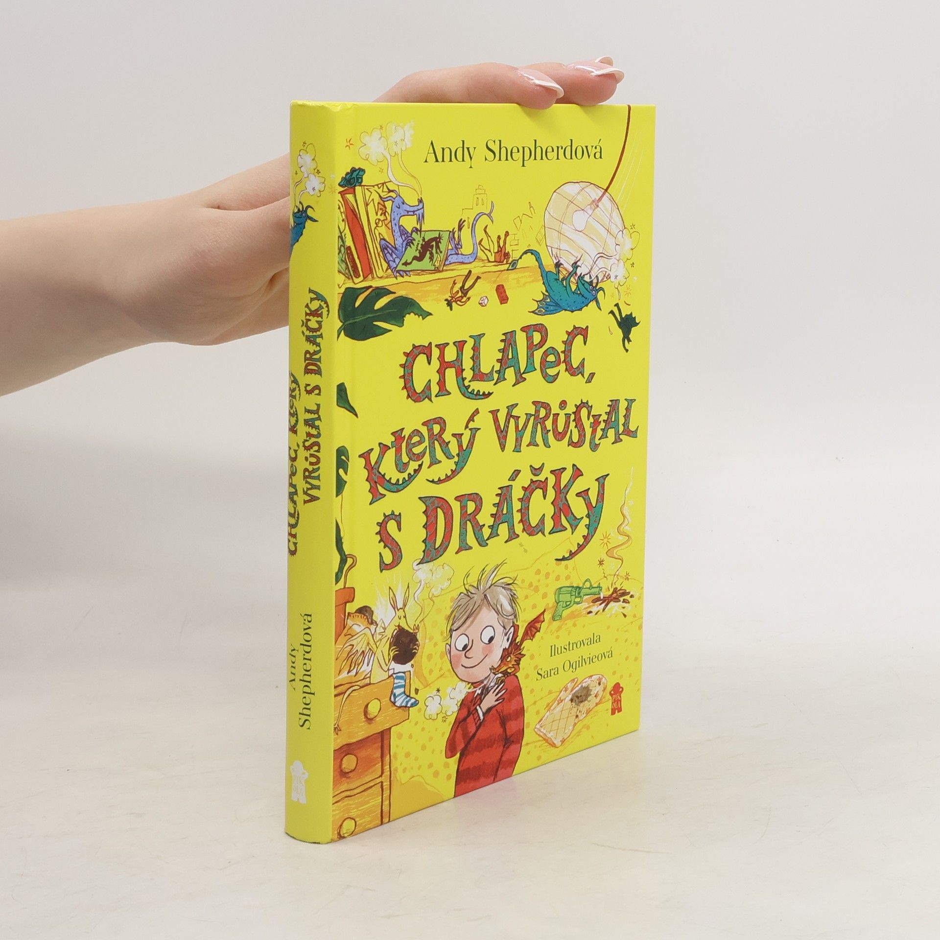 Chlapec, který vyrůstal s dráčky