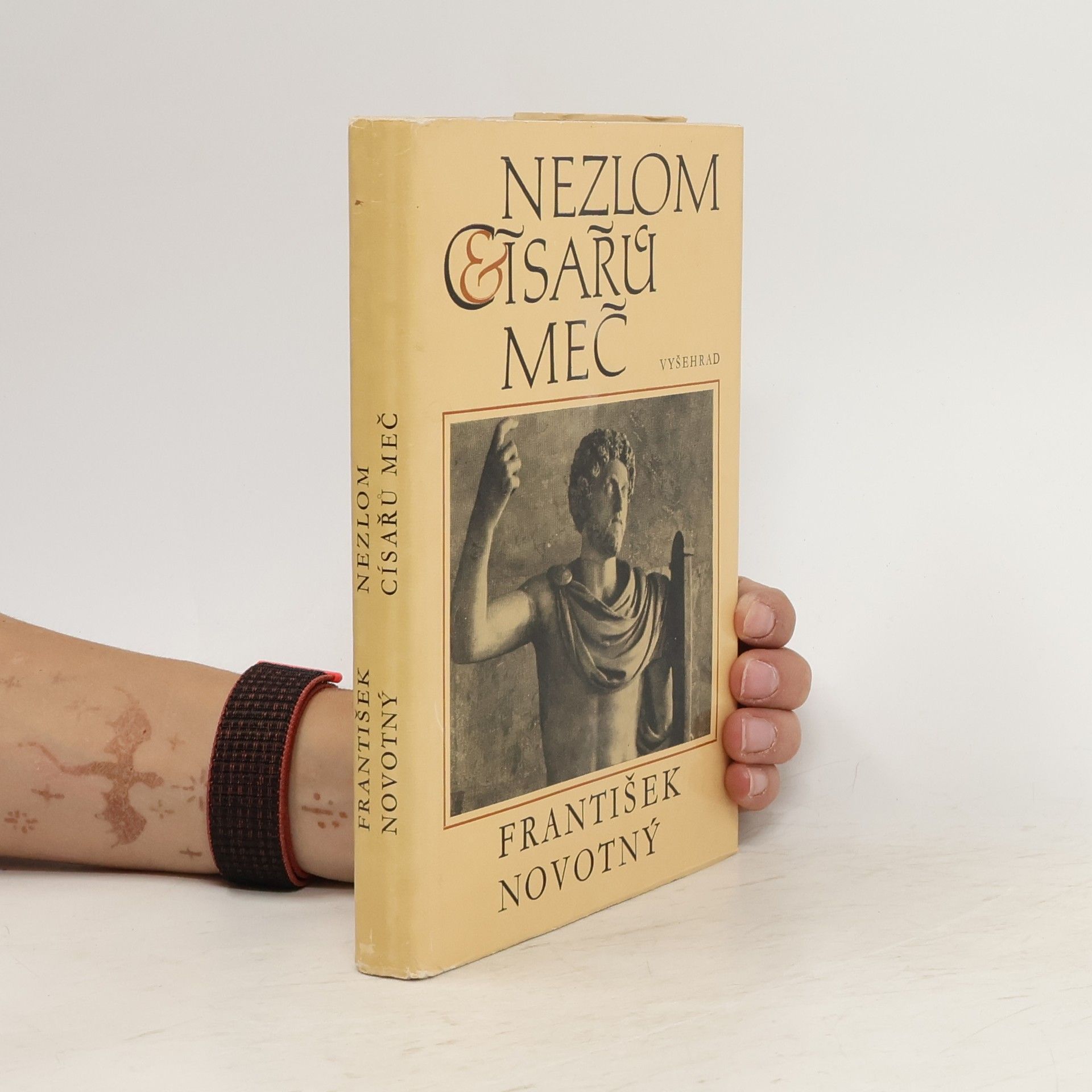 František Novotný Nezlom císařů meč