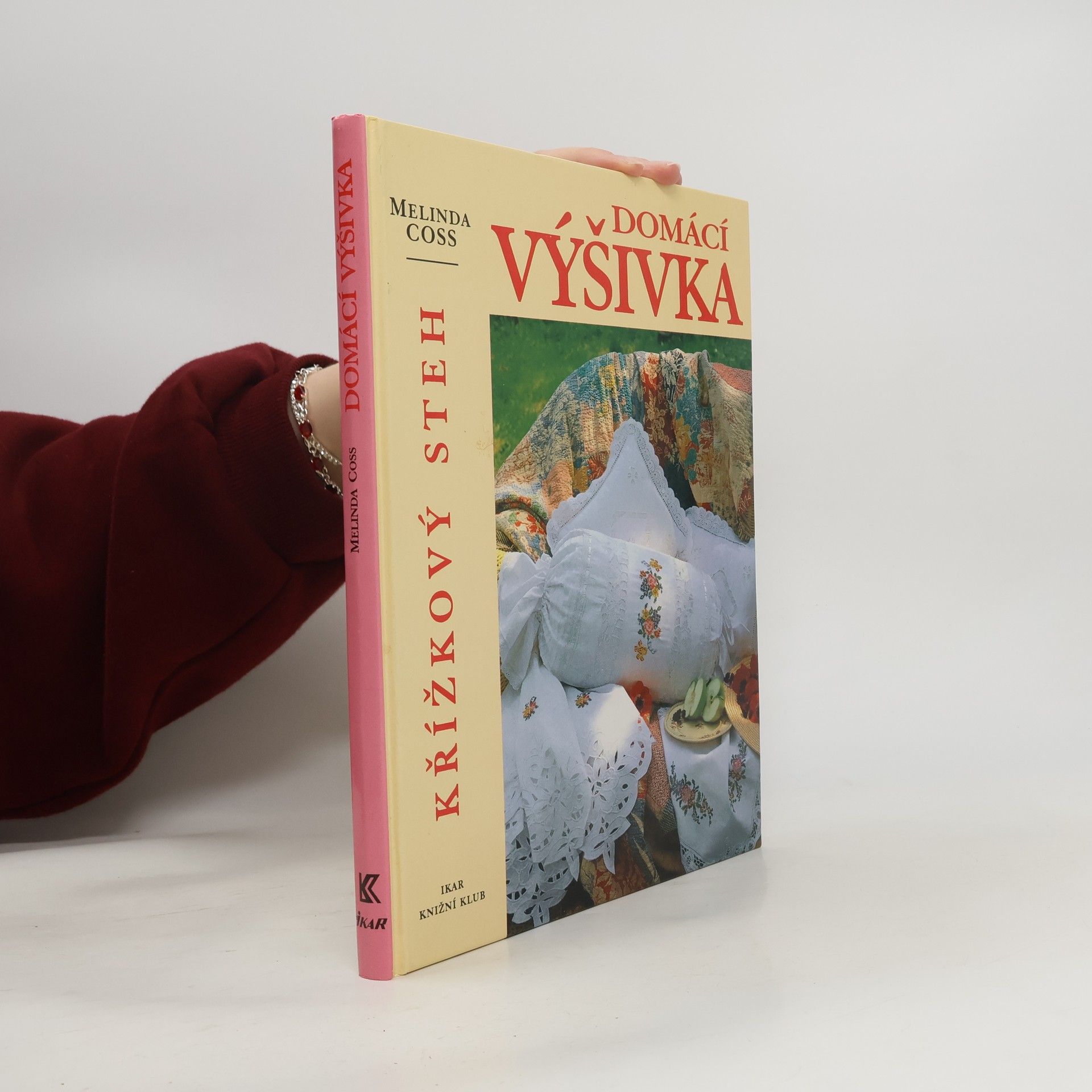 Domácí výšivka. Křížkový steh