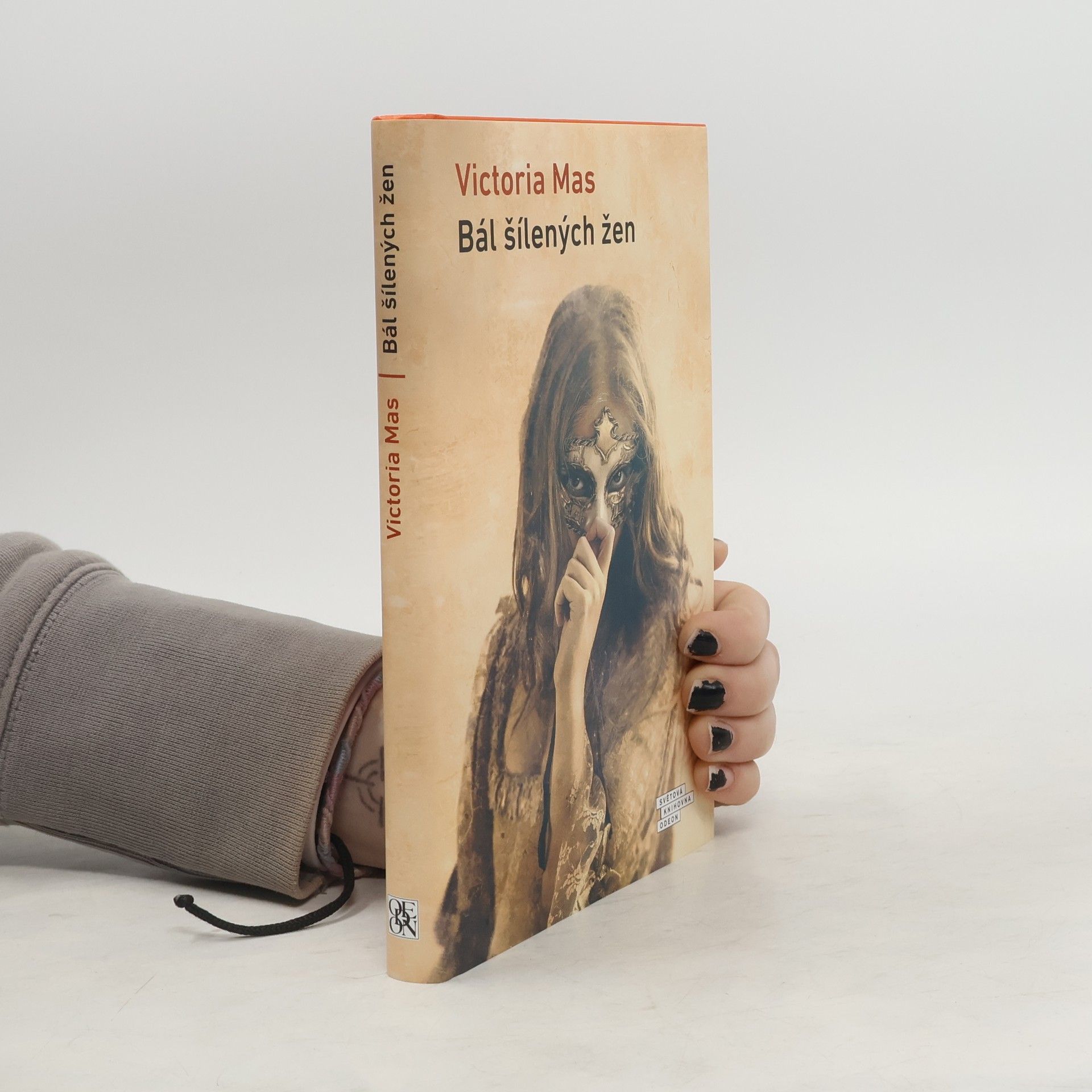 Victoria Mas Bál šílených žen