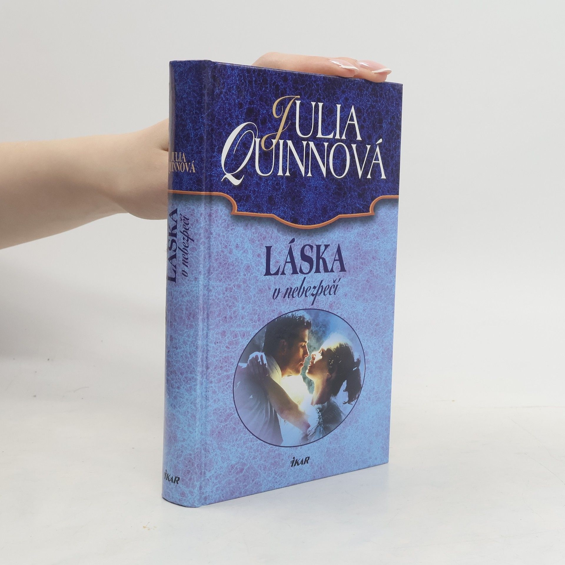 Julie Quinnová Láska v nebezpečí