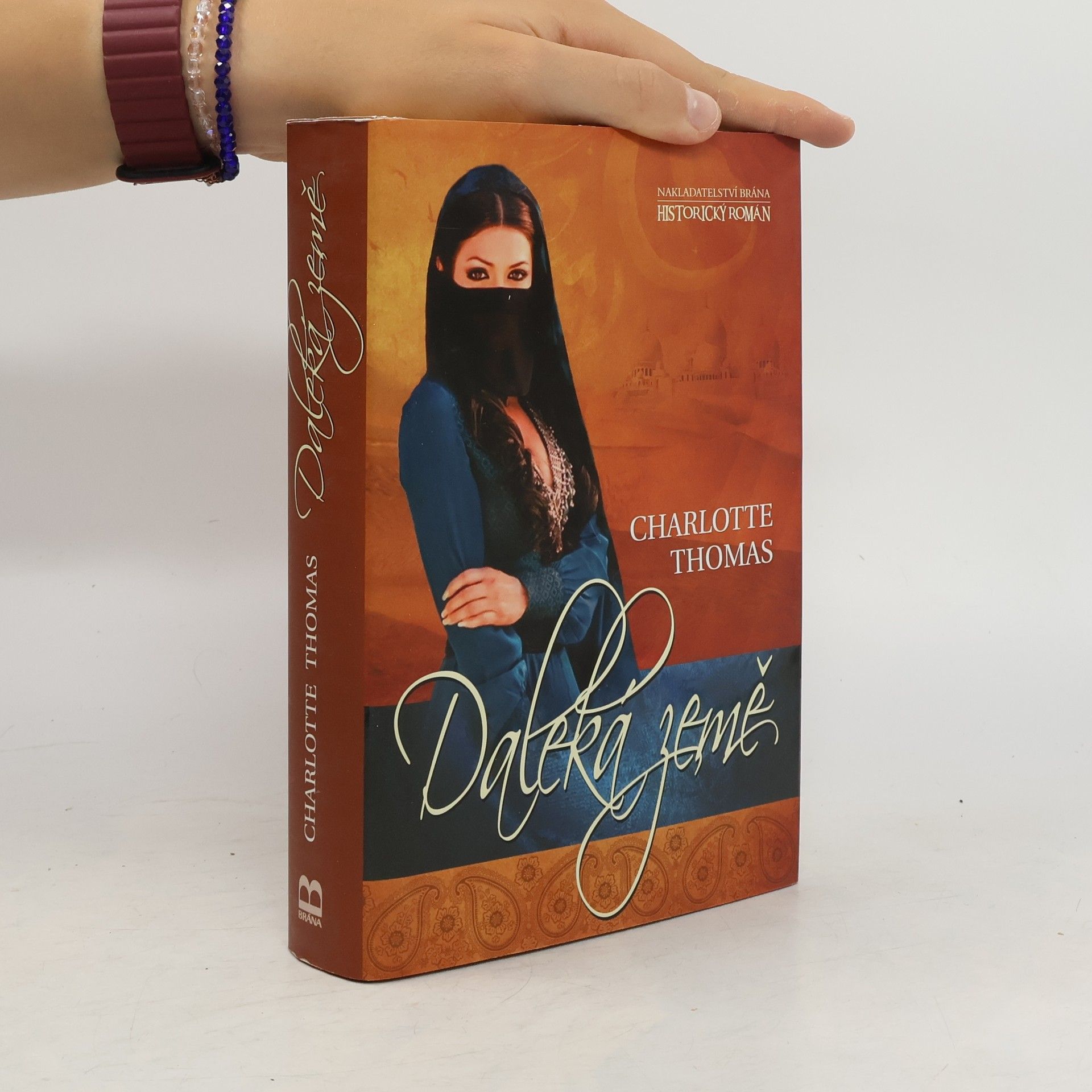 Charlotte Thomas Daleká země