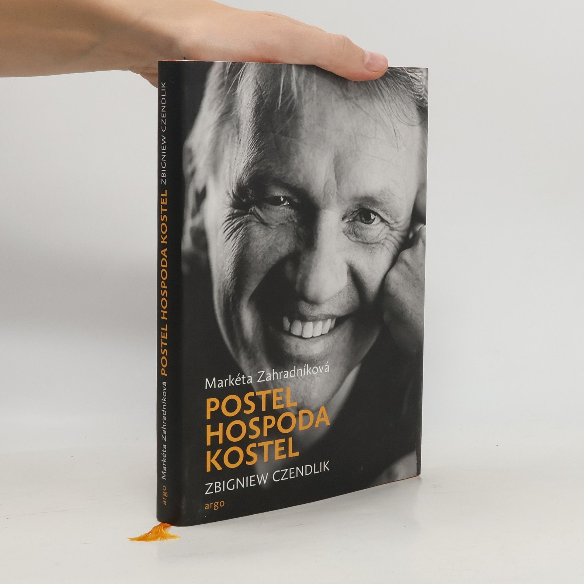 Zbigniew Czendlik Postel, hospoda, kostel