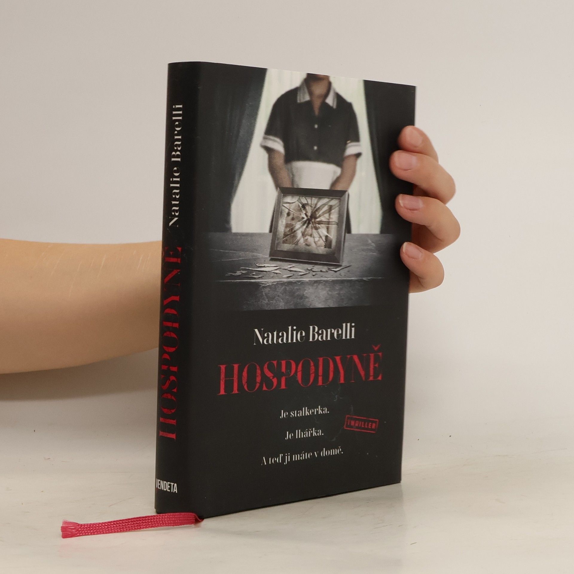 Natalie Barelli Hospodyně