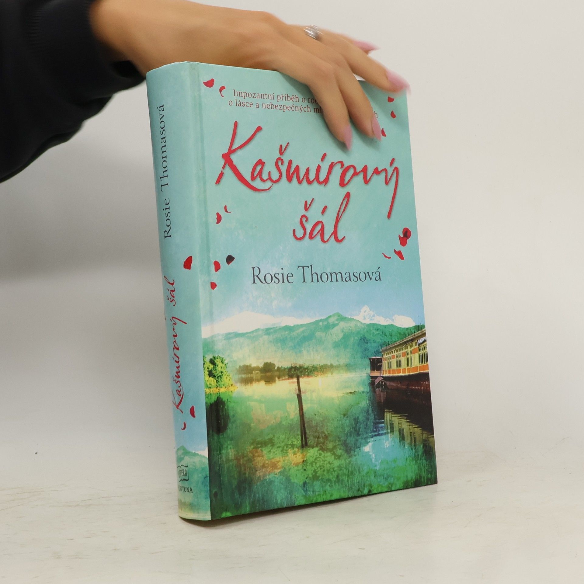 Rosie Thomas Kašmírový šál