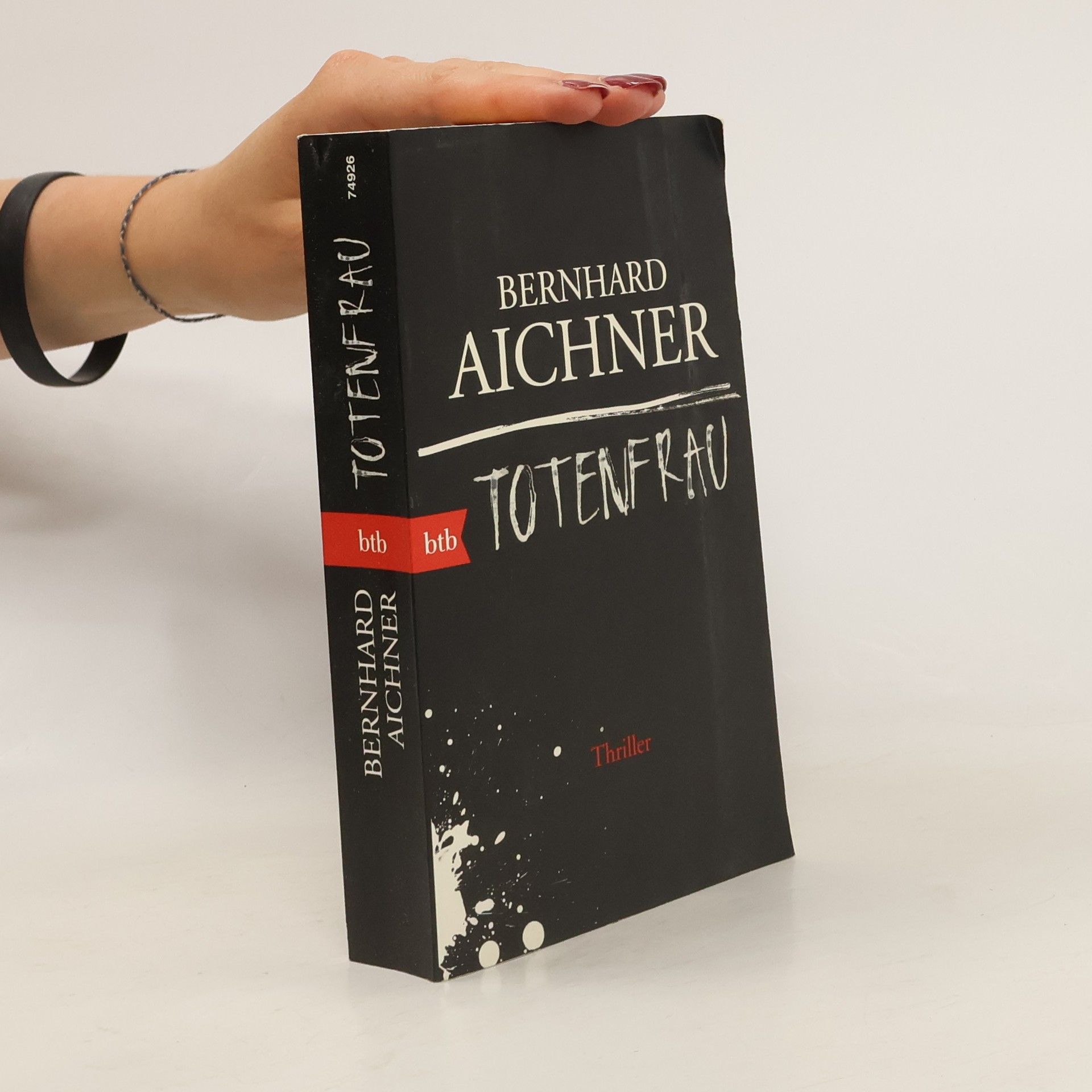 Bernhard Aichner Totenfrau