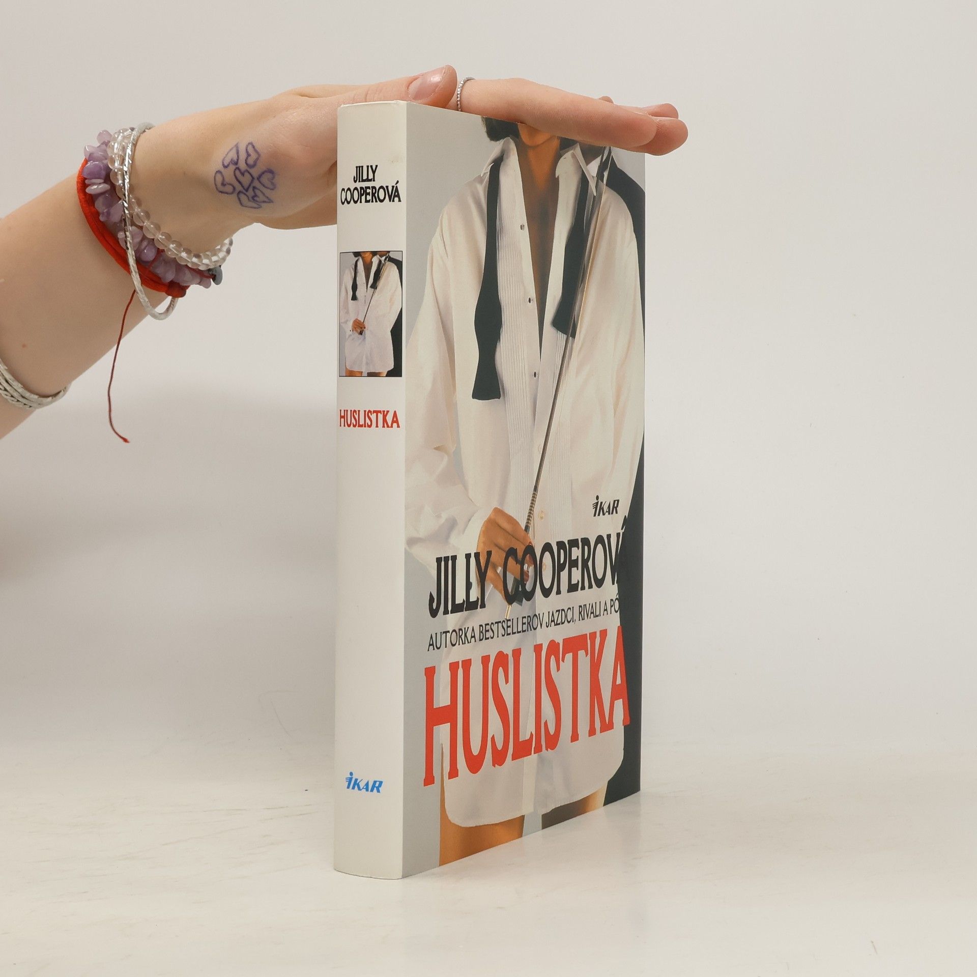 Jilly Cooper Huslistka