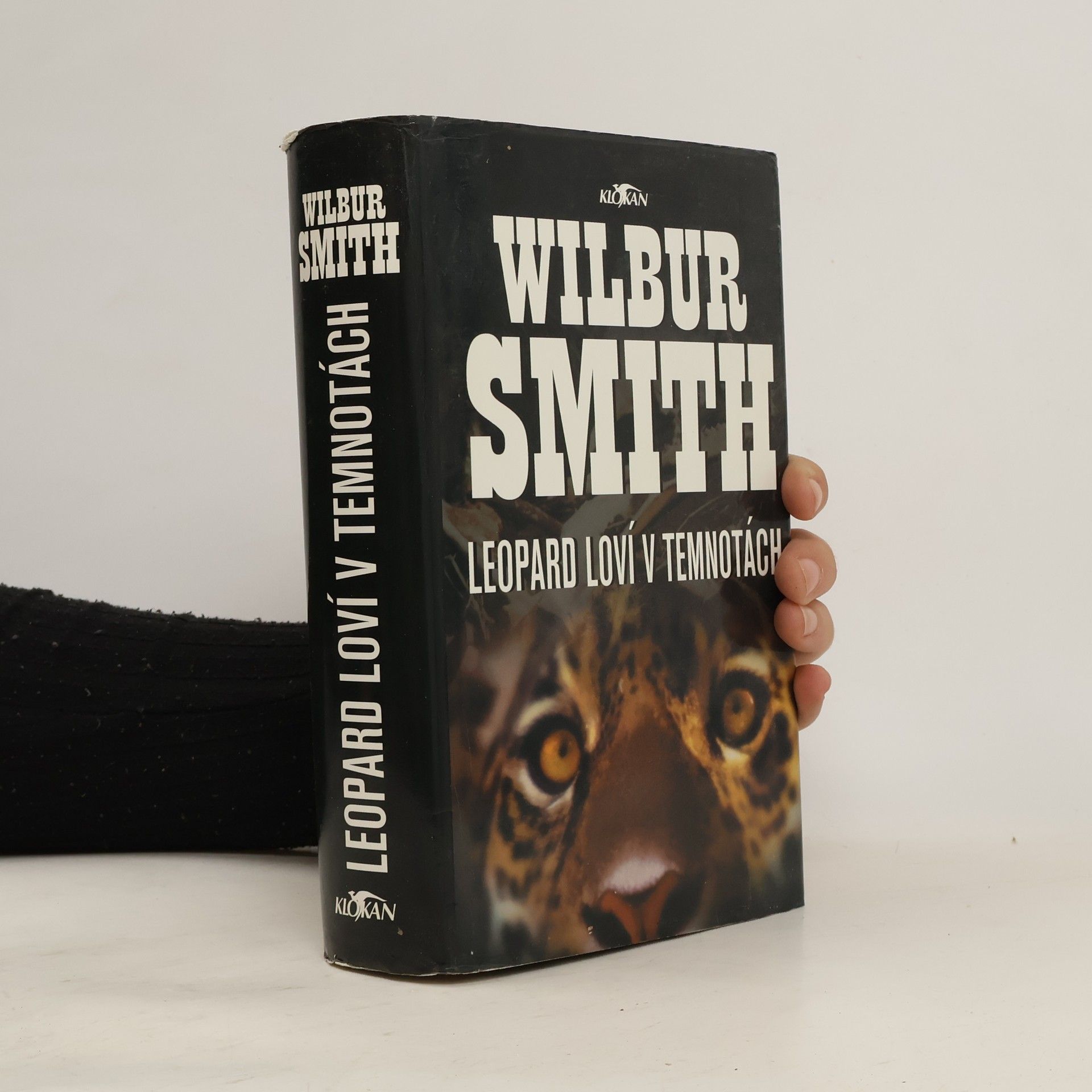 Wilbur A. Smith Leopard loví v temnotách