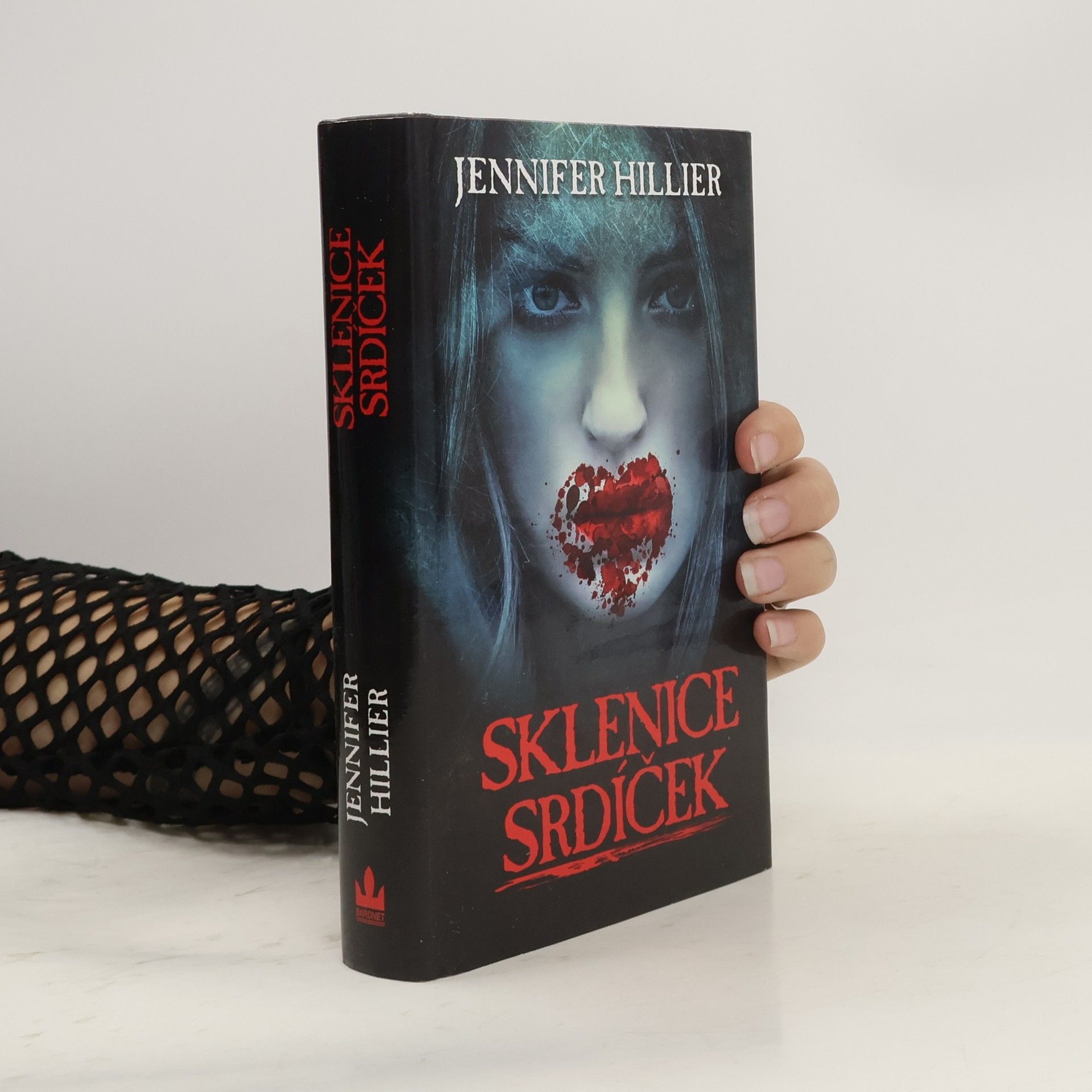 Jennifer Hillier Sklenice srdíček