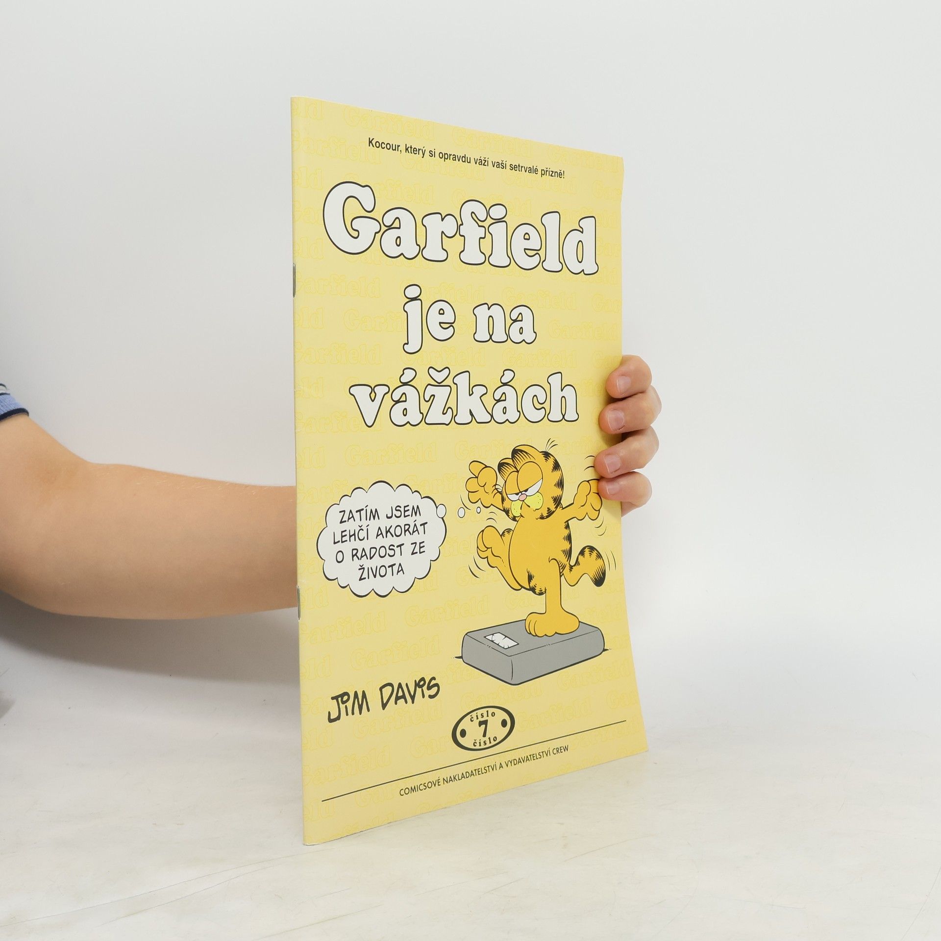 Jim Davis Garfield je na vážkách