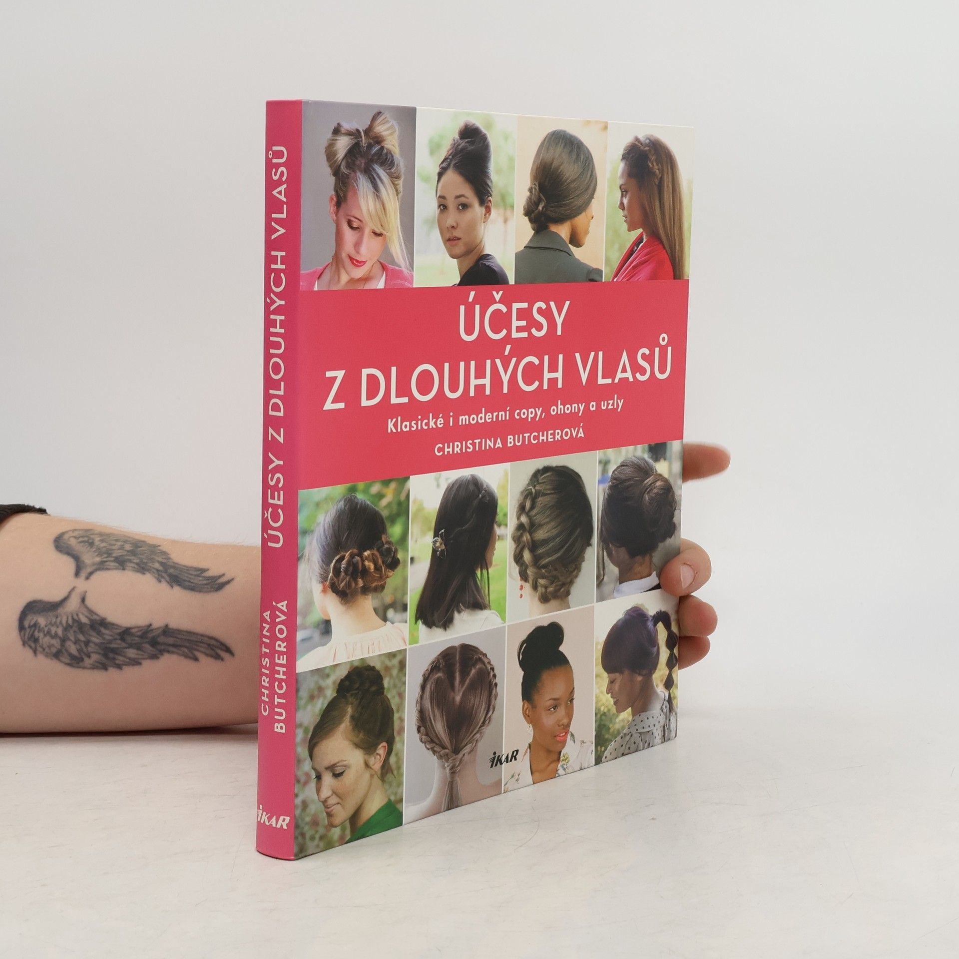 Účesy z dlouhých vlasů : klasické i moderní copy, ohony a uzly