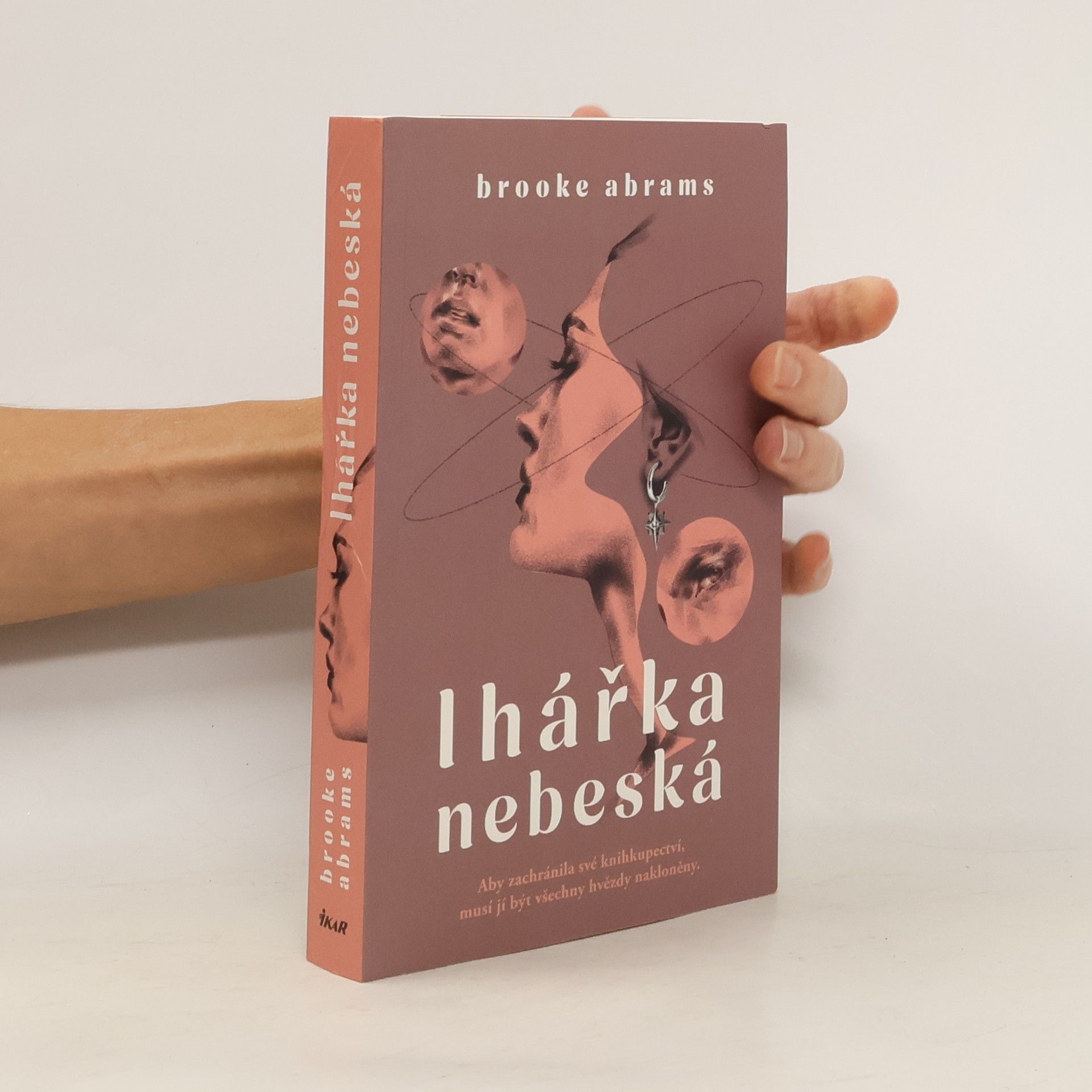 Brooke Abrams Lhářka nebeská