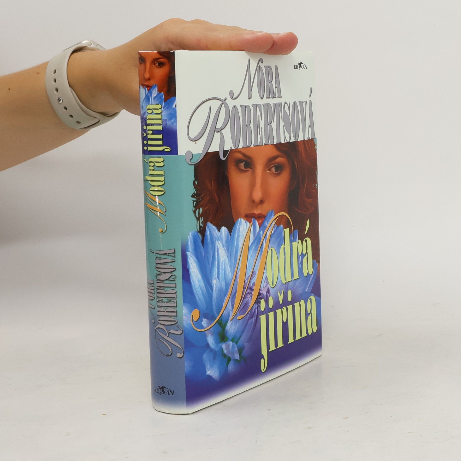 Nora Roberts Modrá jiřina