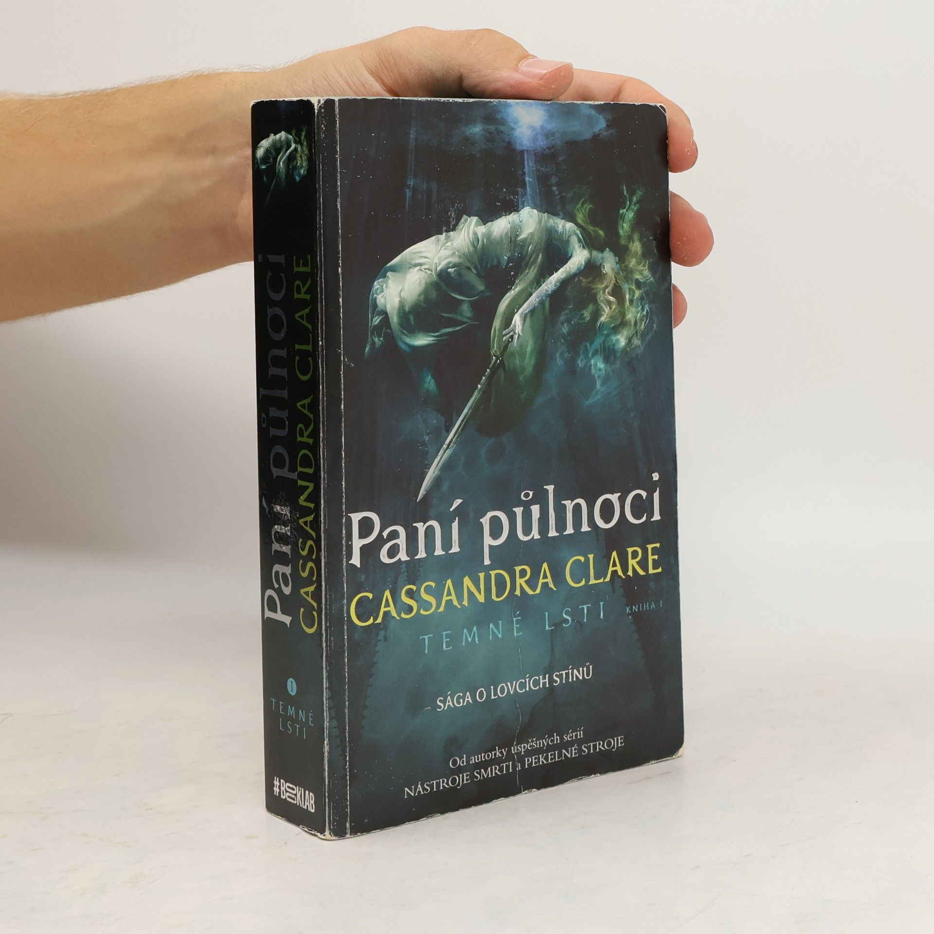 Cassandra Clare Temné lsti. Kniha první, Paní půlnoci