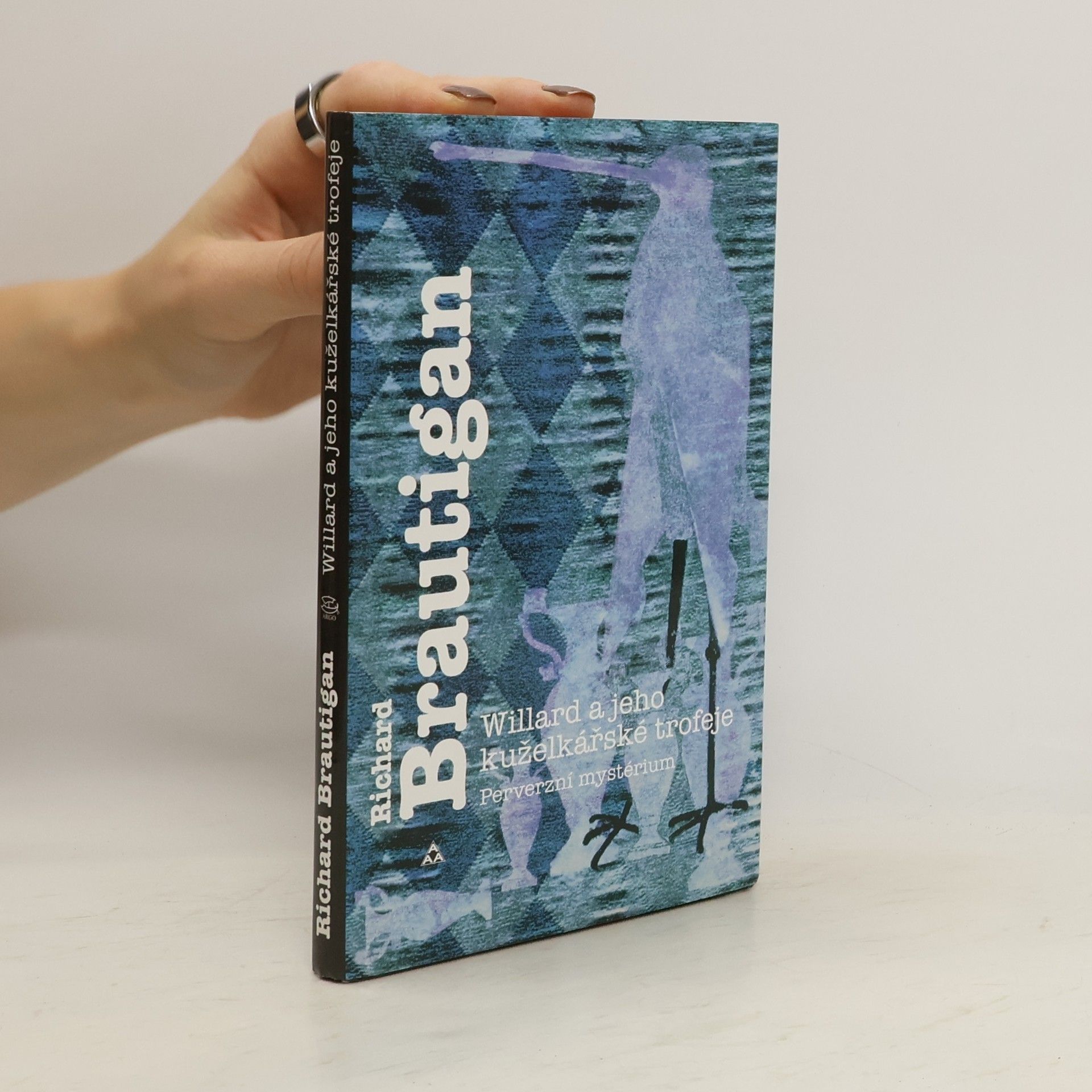 Libor Batrla Willard a jeho kuželkářské trofeje. Perverzní mystérium