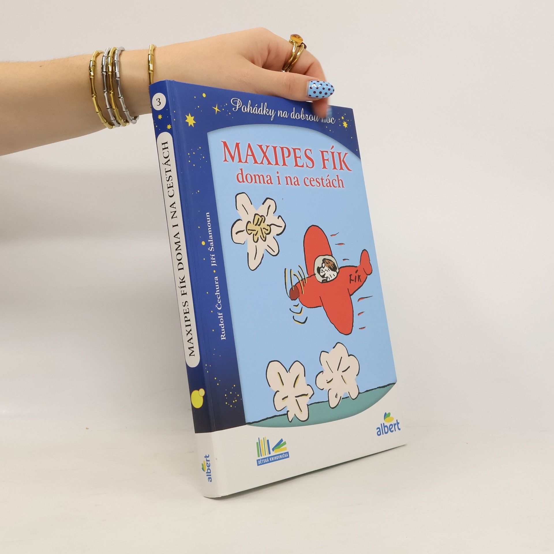 Maxipes Fík doma i na cestách