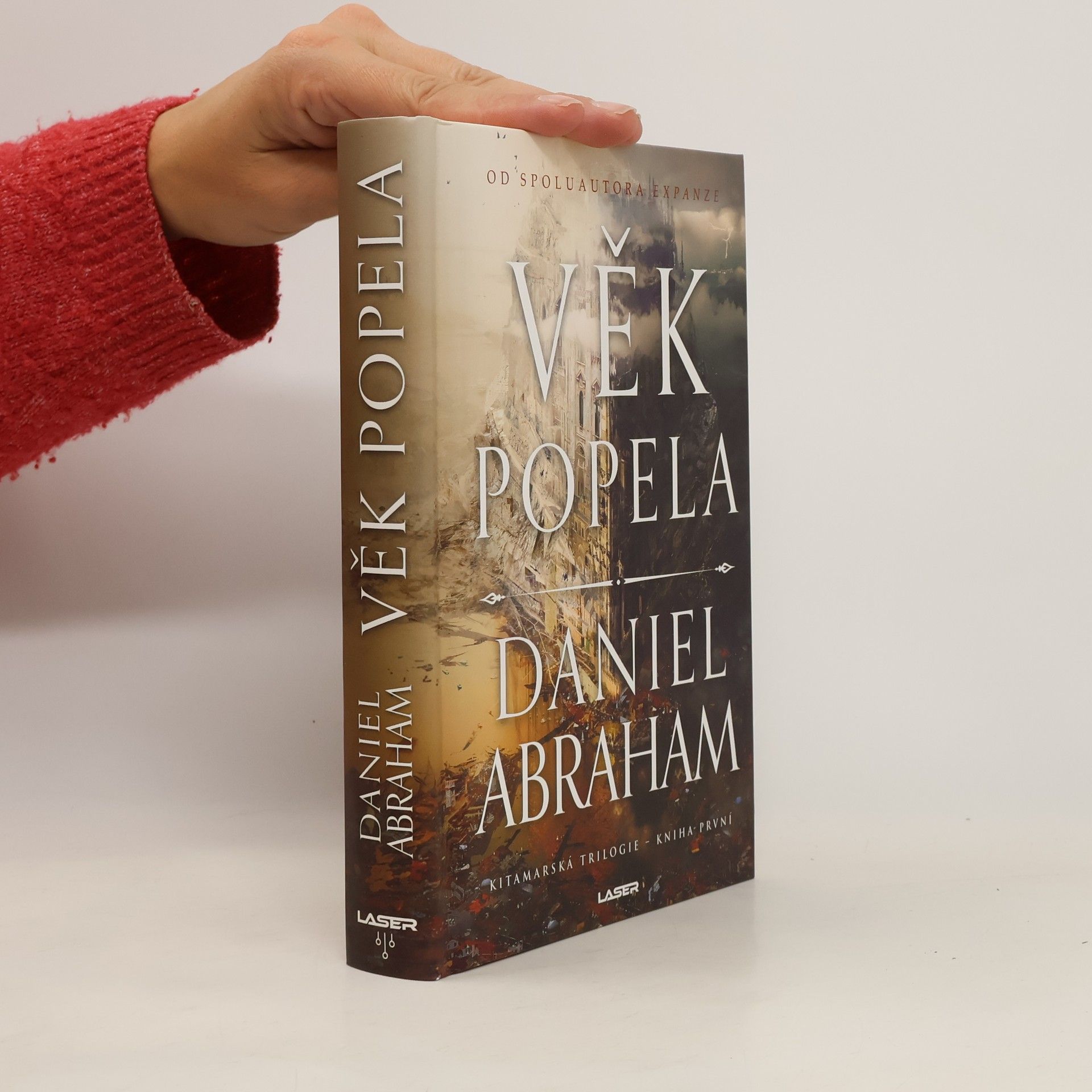 Daniel Abraham Věk popela : první díl Kitamarské trilogie