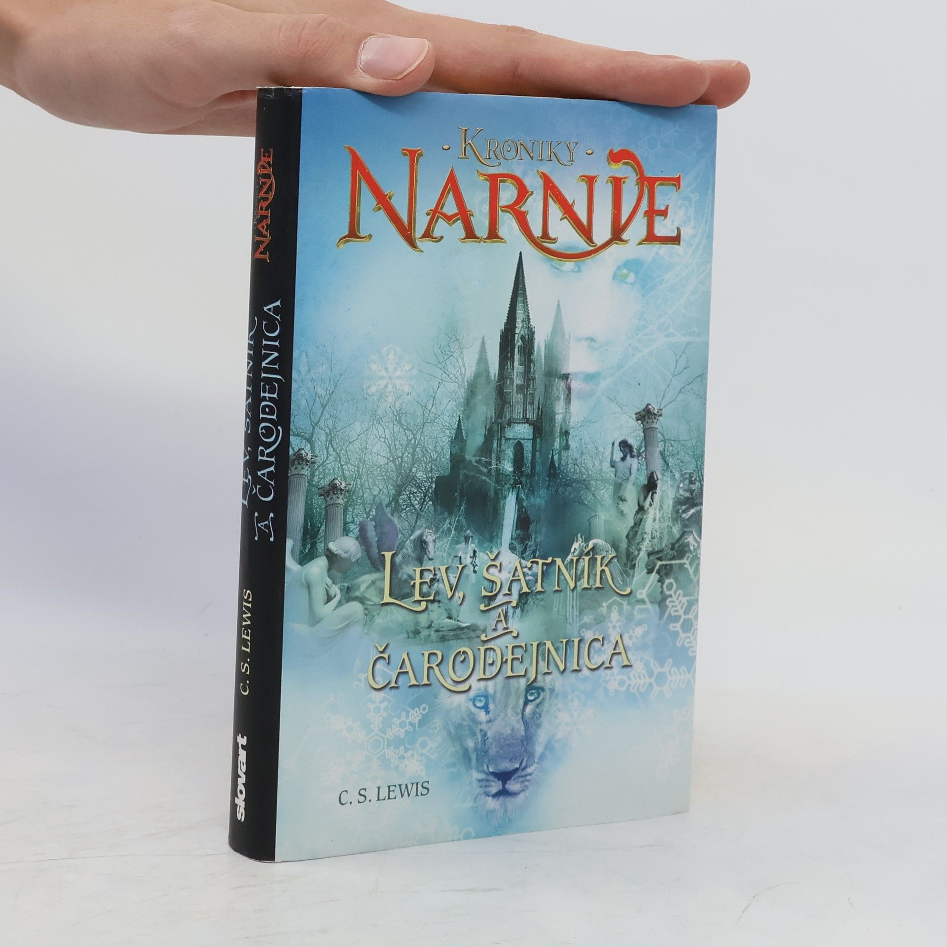 C. S. Lewis Lev, šatník a čarodejnica