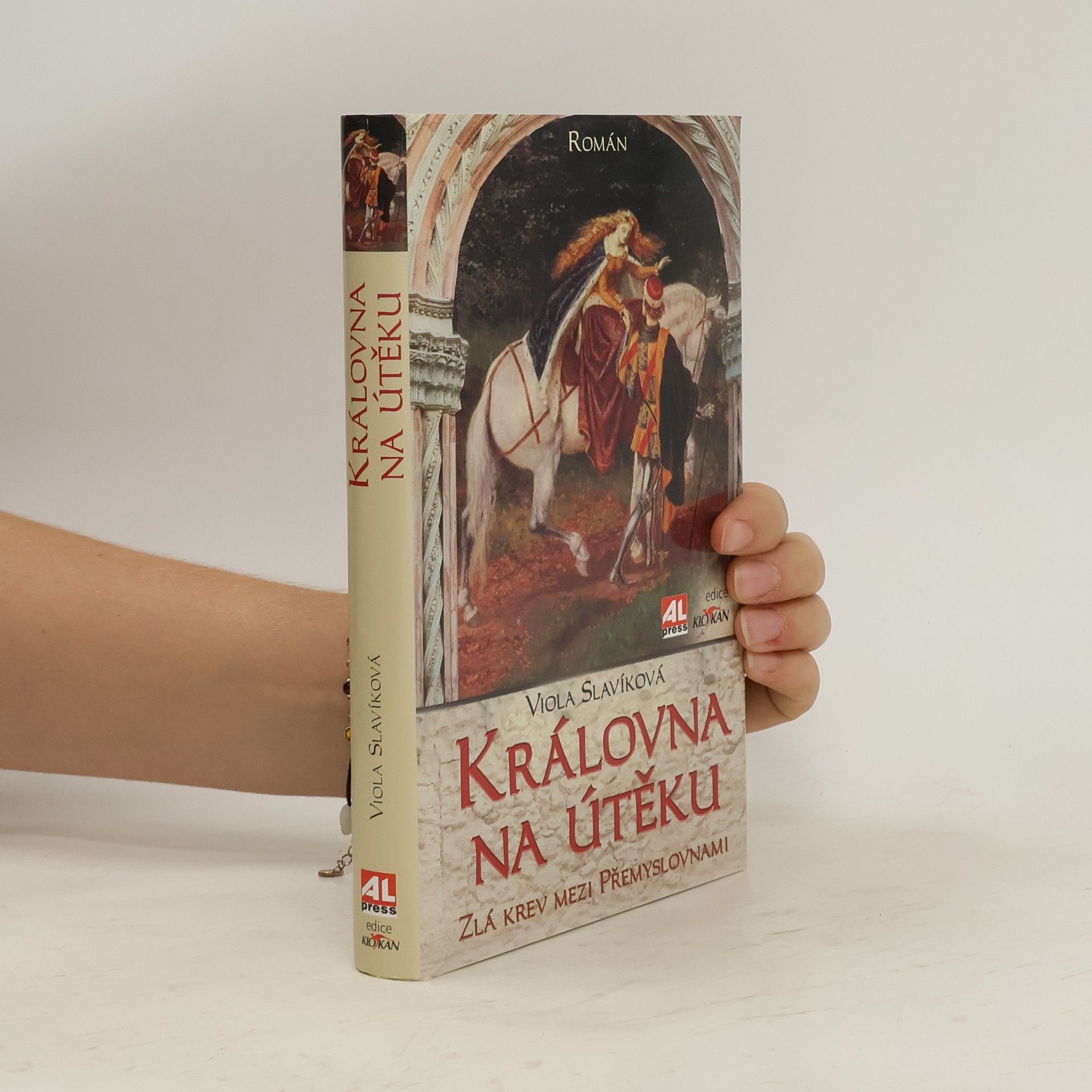 Viola Slavíková Královna na útěku