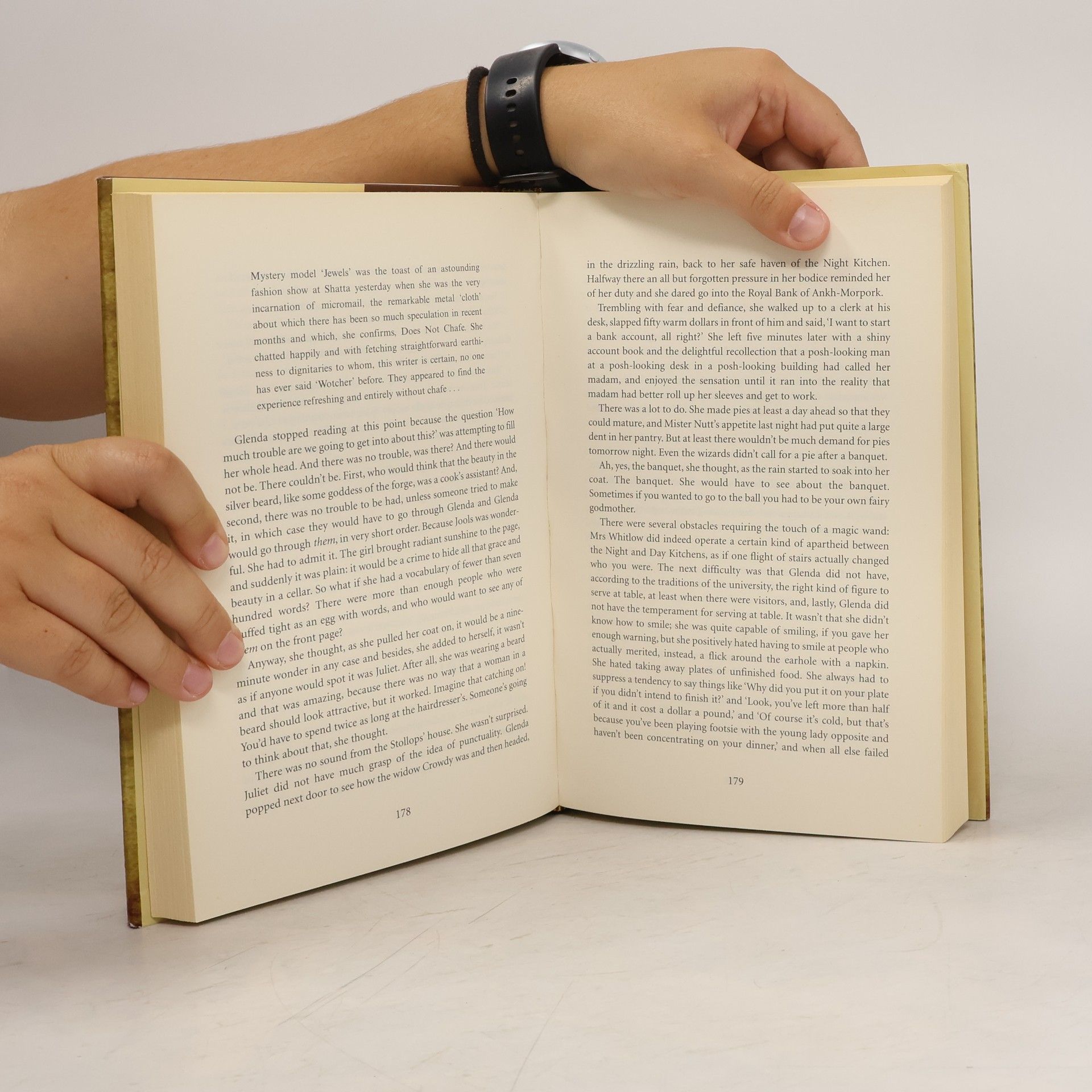 Terry Pratchett Unseen Academicals