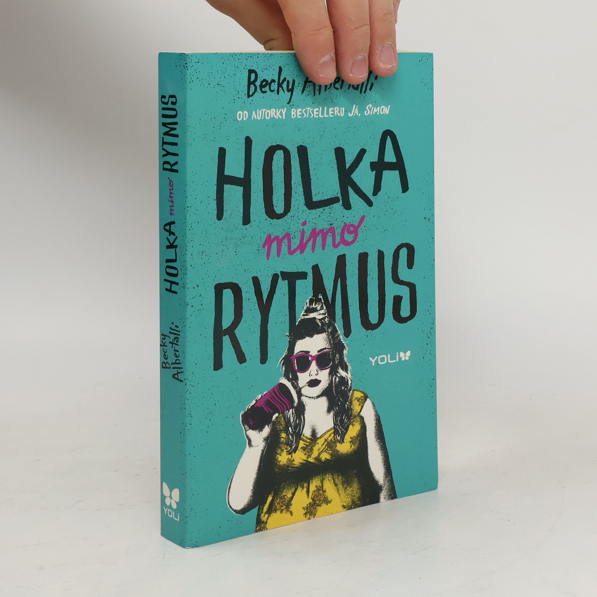 Becky Albertalli Holka mimo rytmus