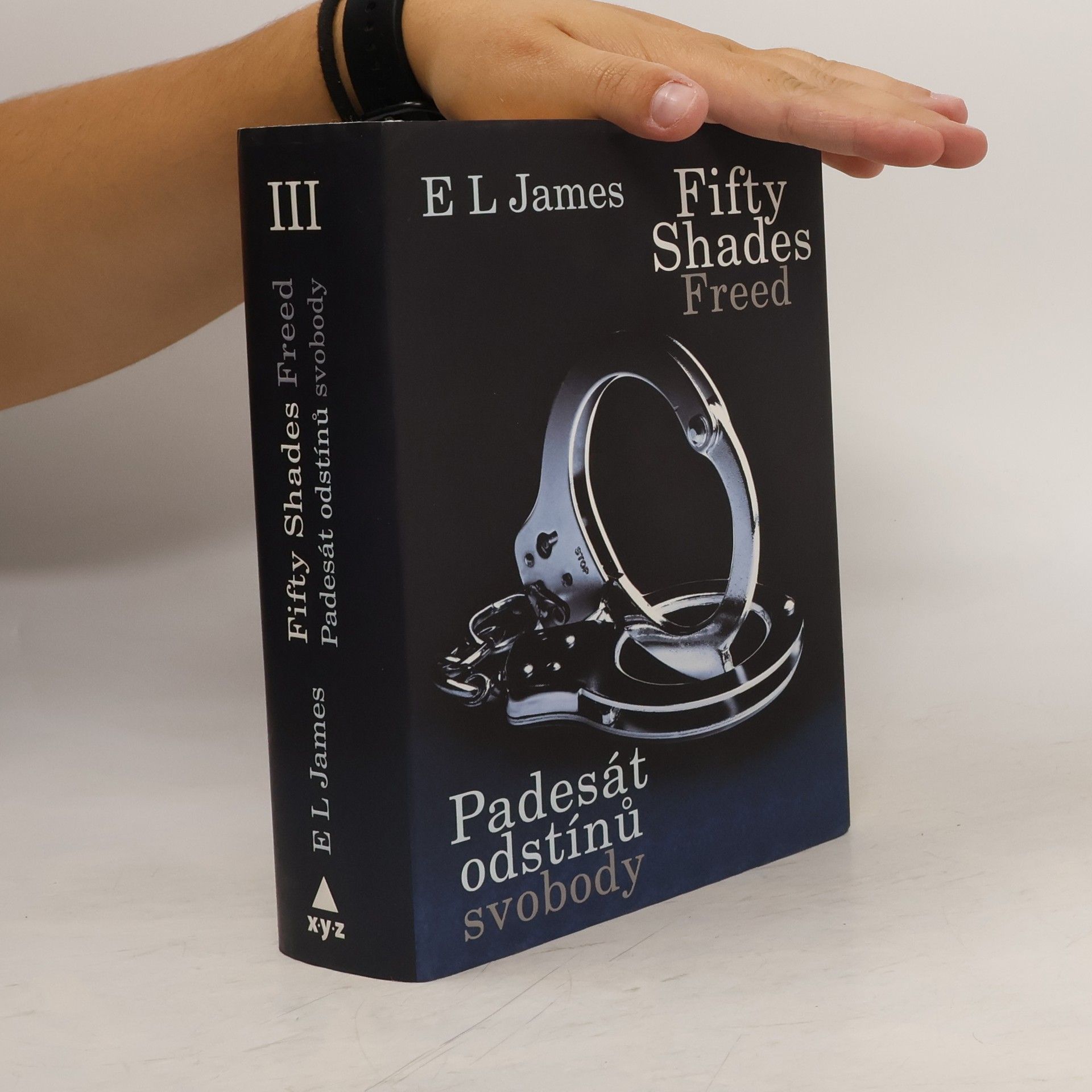 E. L. James Padesát odstínů svobody