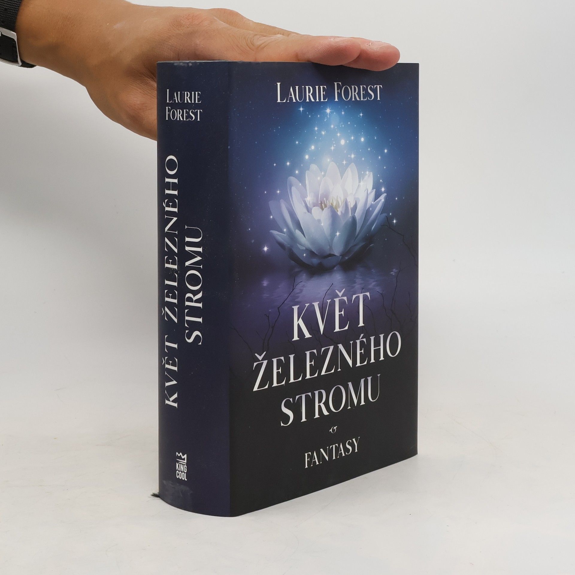 Laurie Forest Květ železného stromu