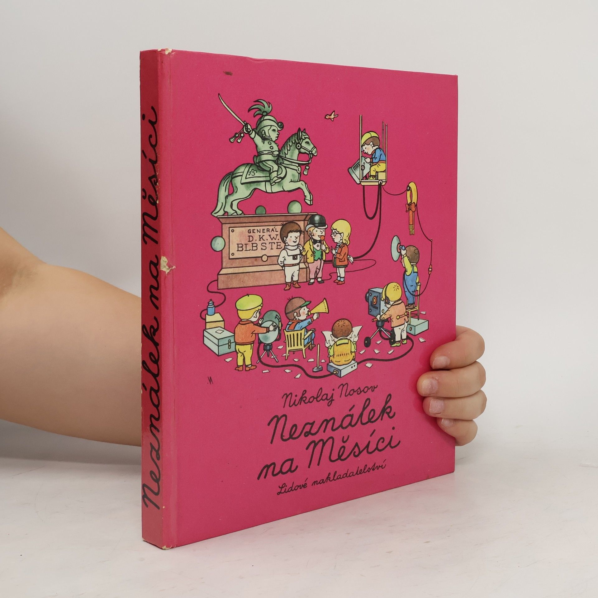 Neználek na Měsíci