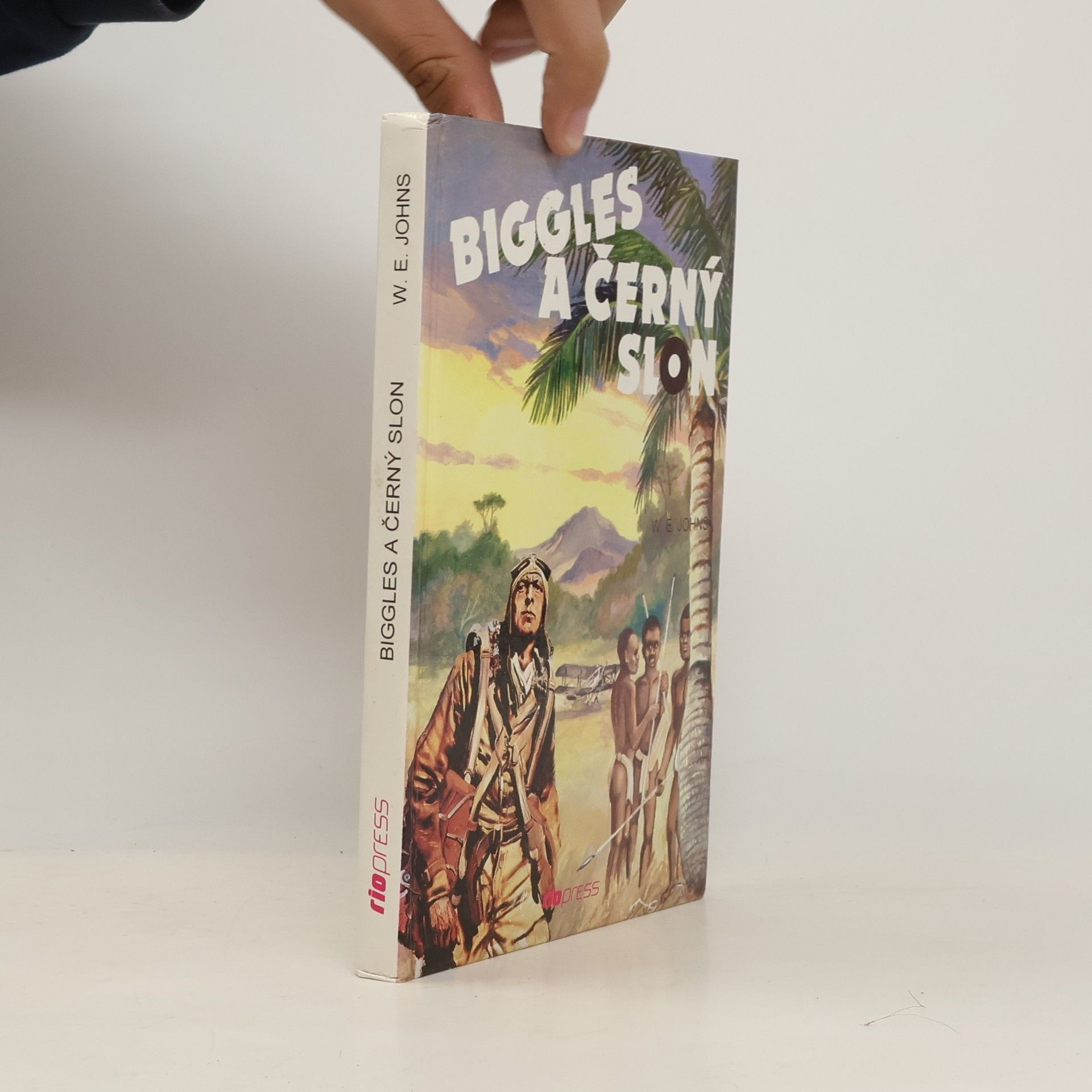 William Earl Johns Biggles a černý slon