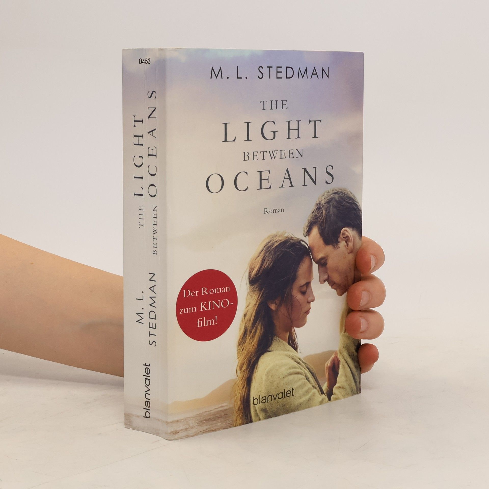 M. L. Stedman The Light Between Oceans