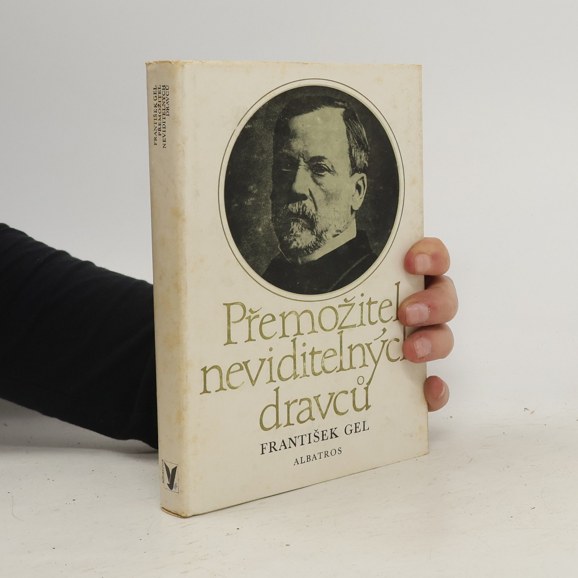 Přemožitel neviditelných dravců