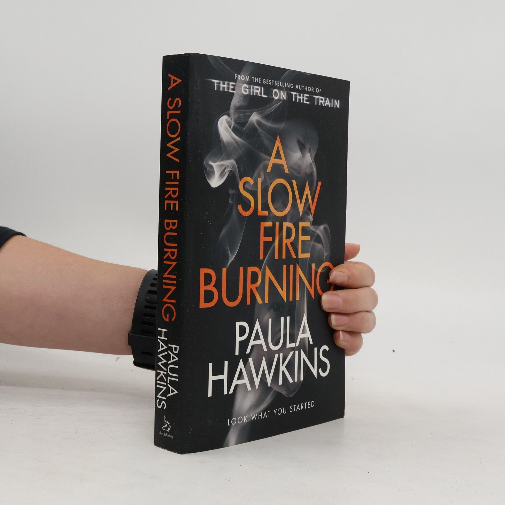 Paula Hawkins A Slow Fire Burning