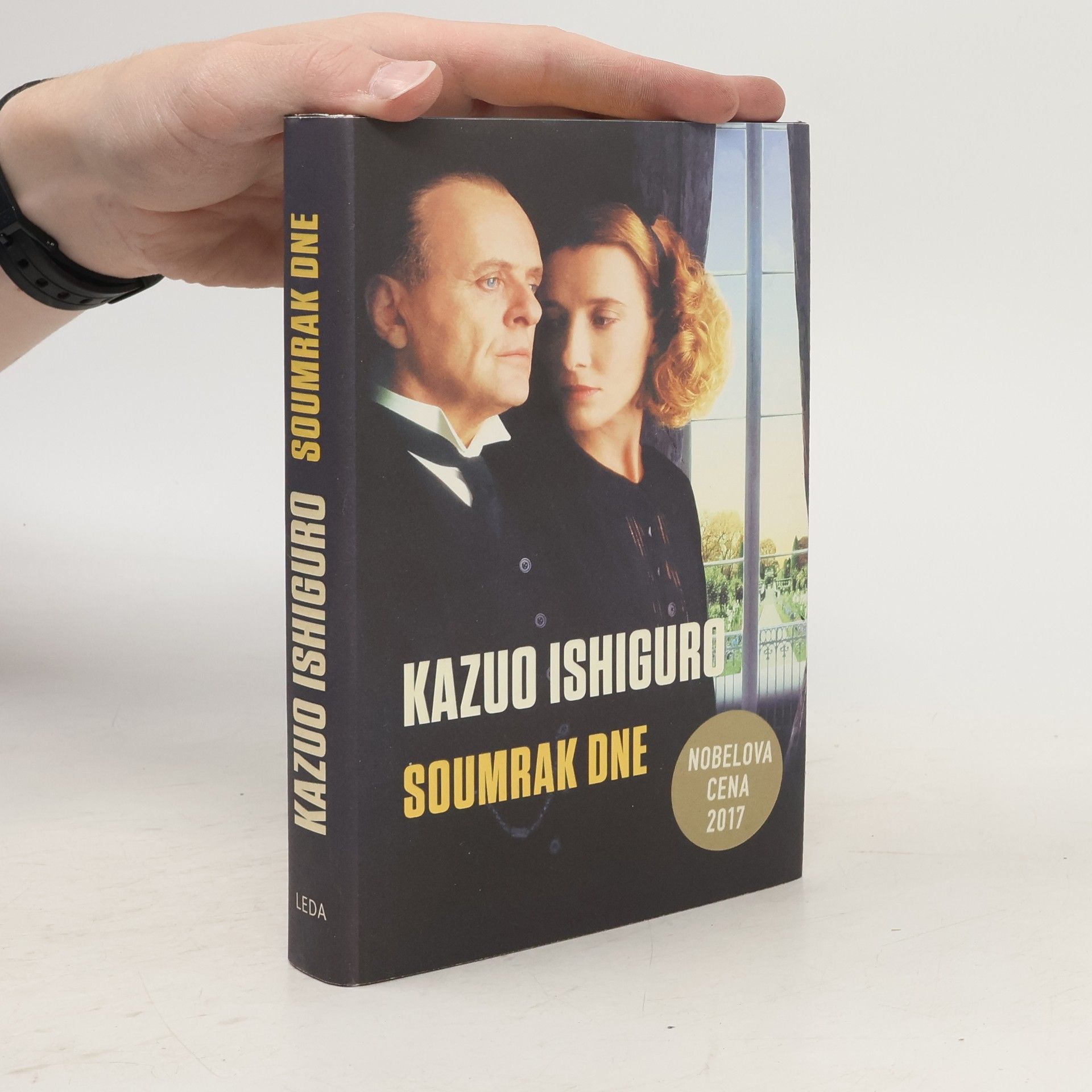 Kazuo Ishiguro Soumrak dne