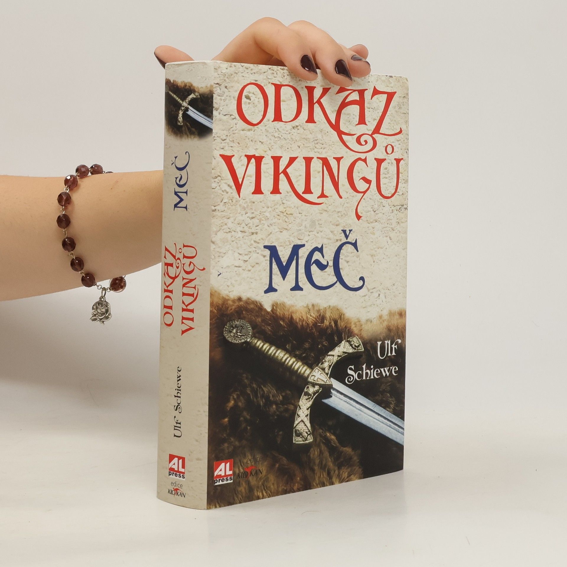 Ulf Schiewe Odkaz Vikingů: Meč