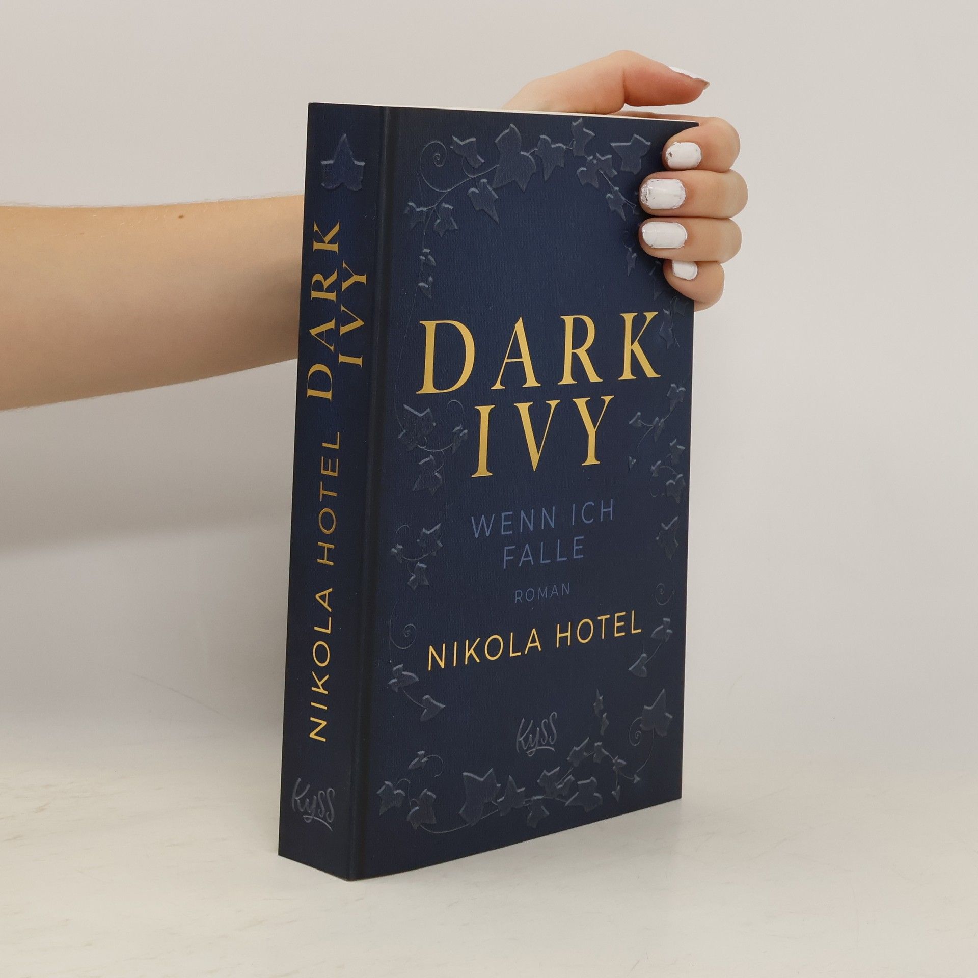 Nikola Hotel Dark Ivy - Wenn ich falle