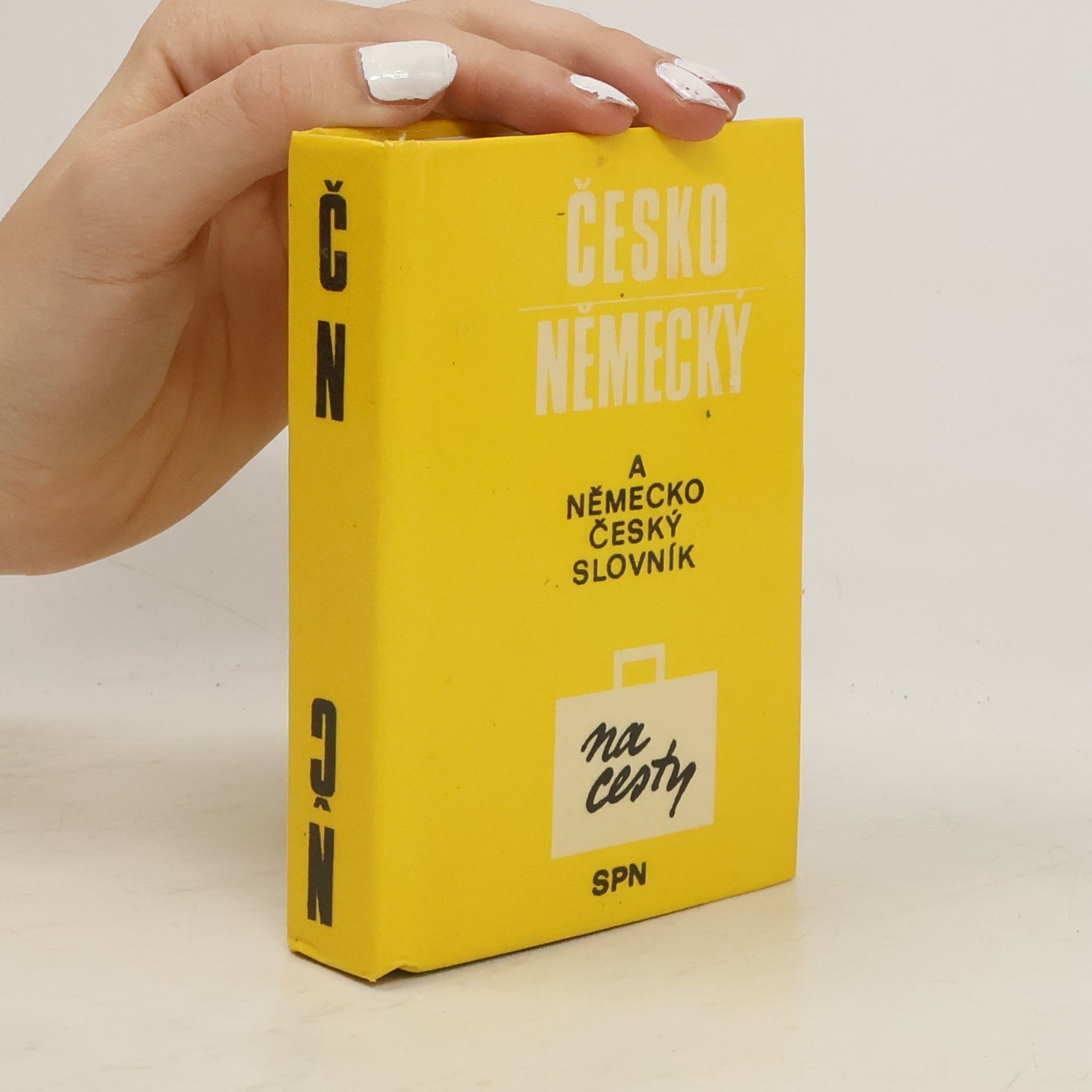 Česko-německý a německo-český slovník na cesty
