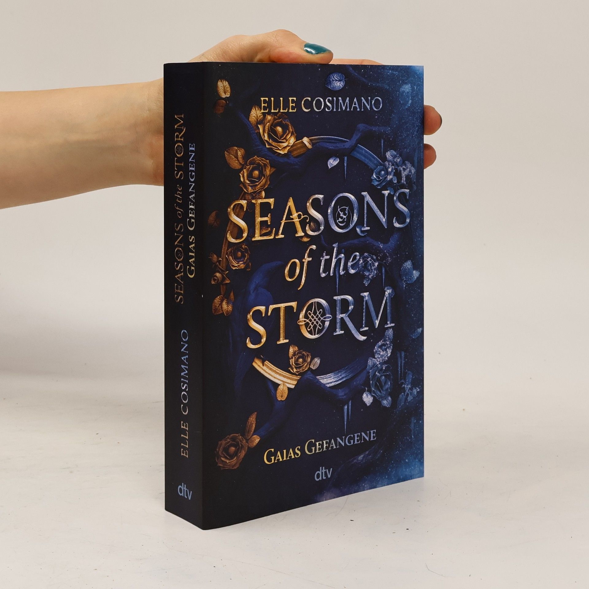 Seasons of the Storm. Gaias Gefangene