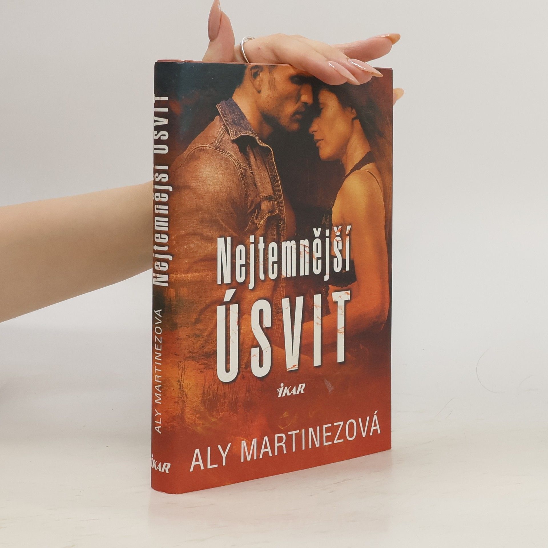 Aly Martinez Nejtemnější úsvit