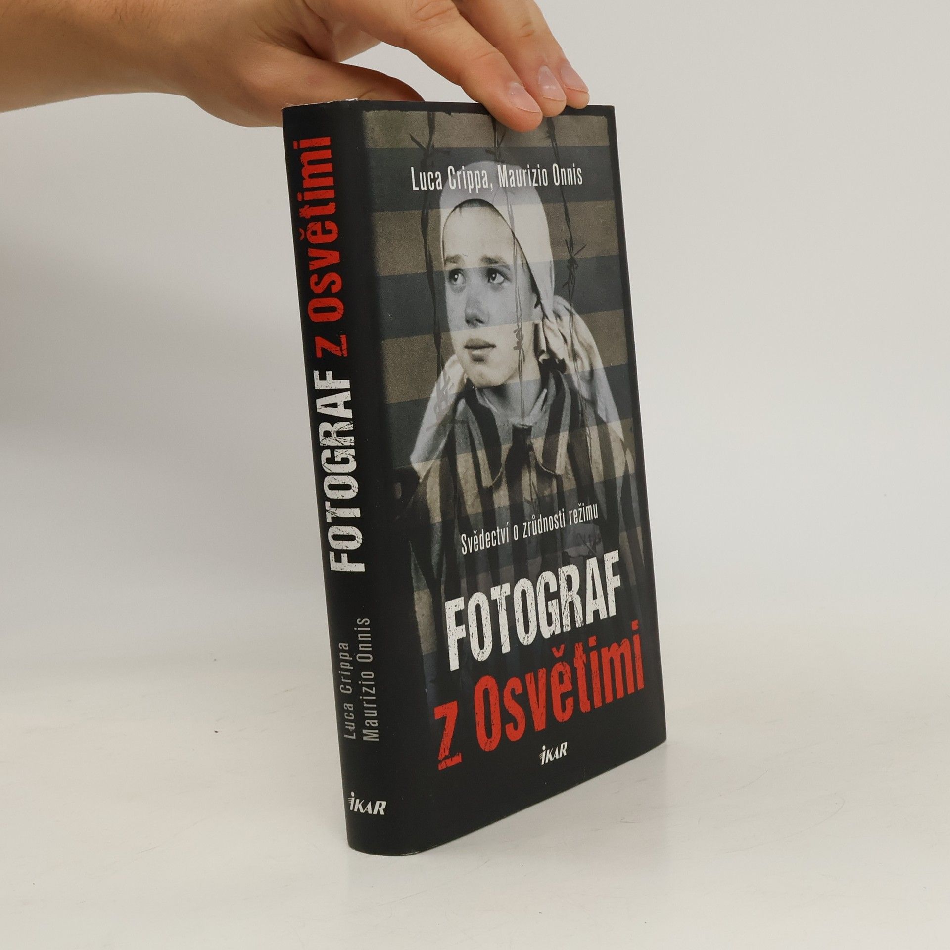 Luca Crippa Fotograf z Osvětimi