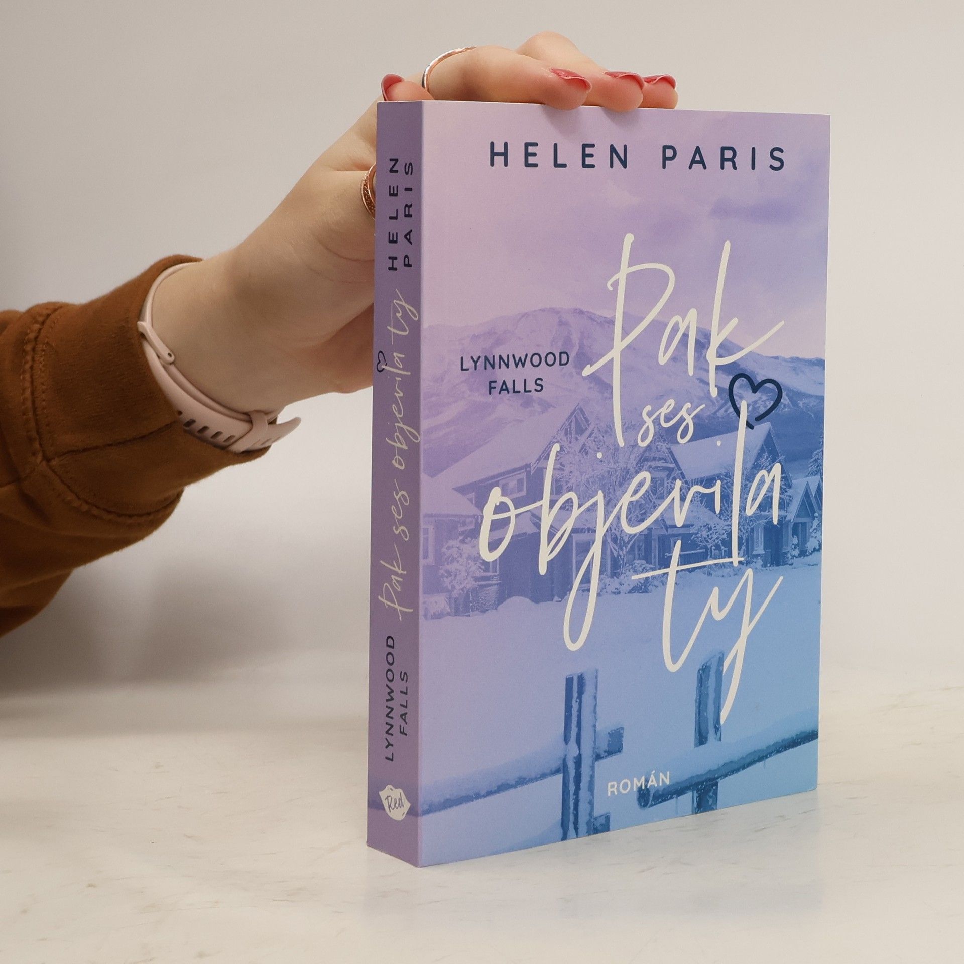 Helen Paris Pak ses objevila ty