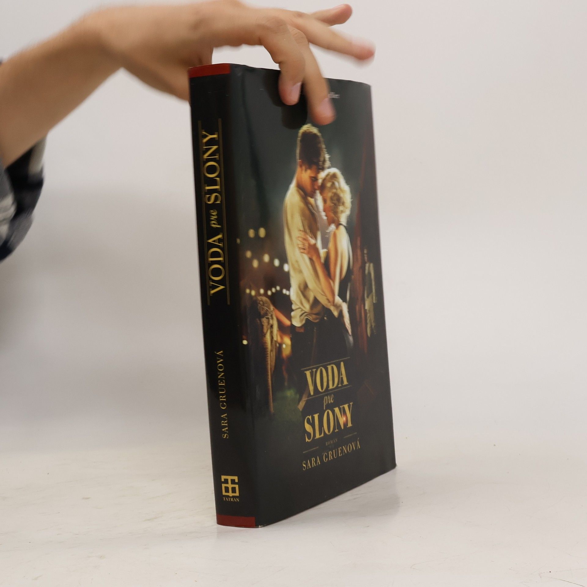 Sara Gruen Voda pre slony