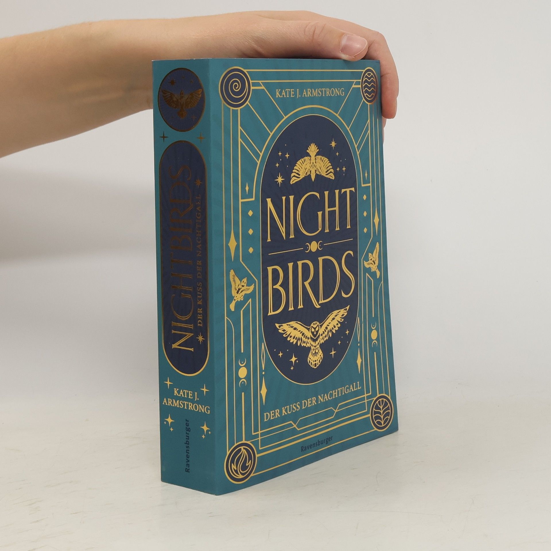 Nightbirds, Band 1: Der Kuss der Nachtigall (Epische Romantasy Limitierte Auflage mit Farbschnitt)